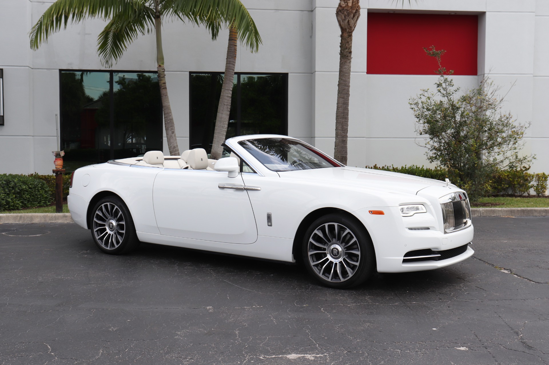 Used-2018-Rolls-Royce-Dawn