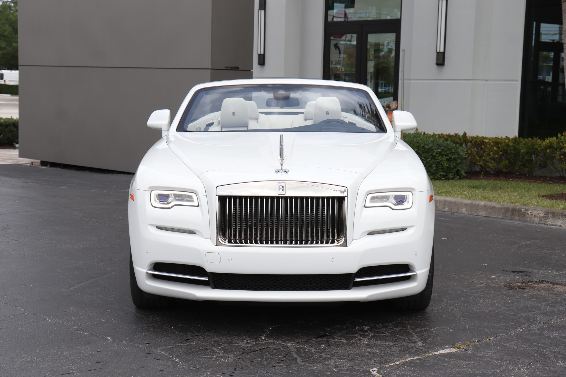 Used-2018-Rolls-Royce-Dawn