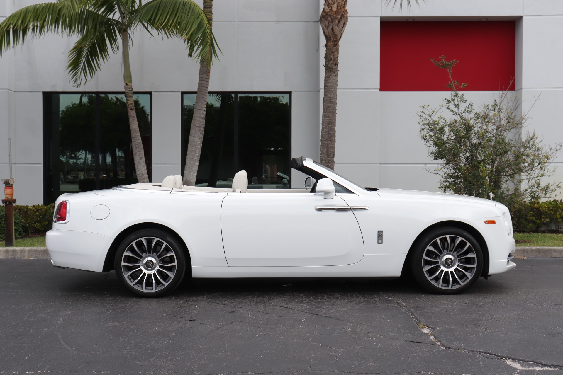 Used-2018-Rolls-Royce-Dawn
