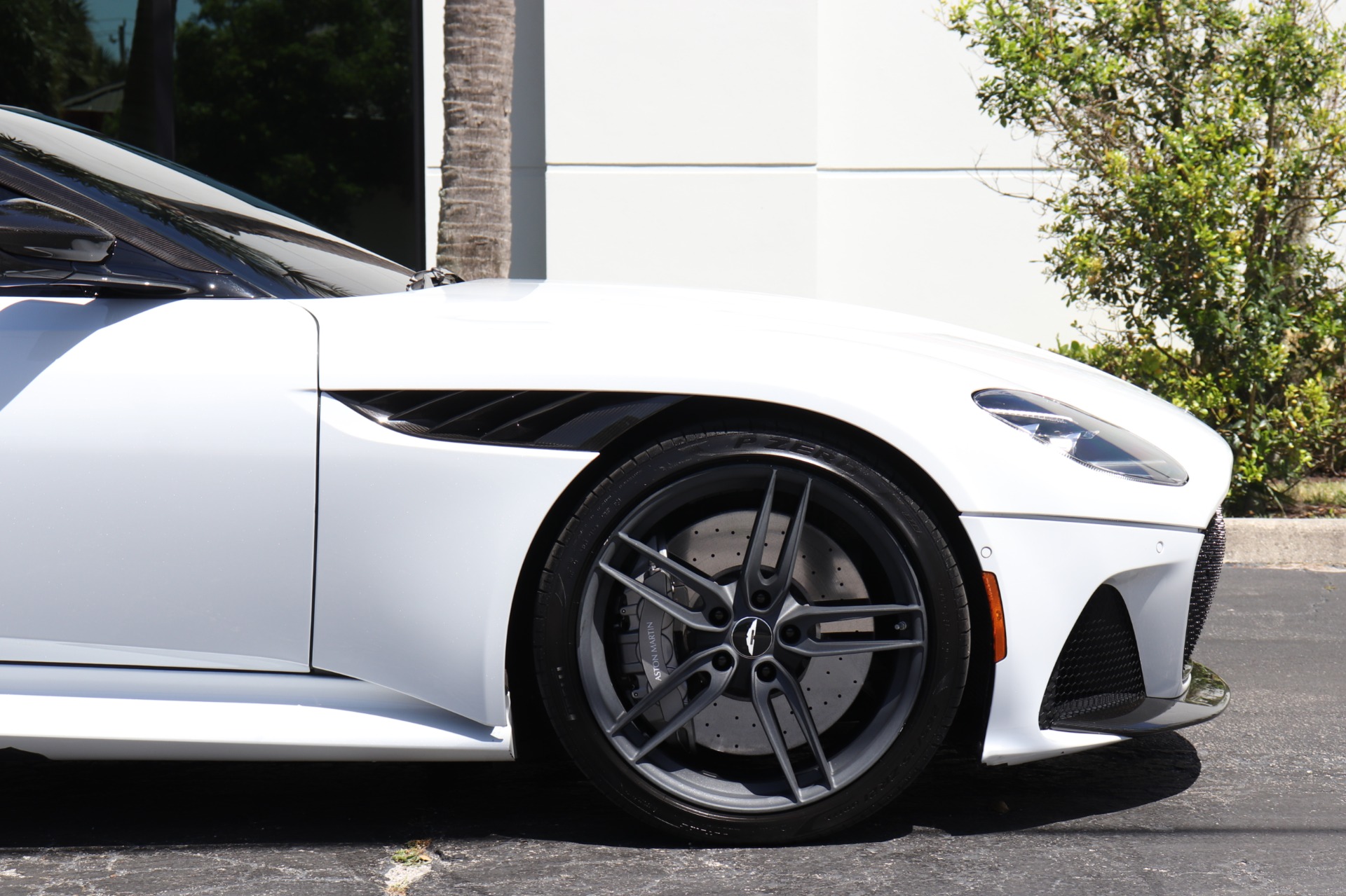 Used-2019-Aston-Martin-DBS-Superleggera