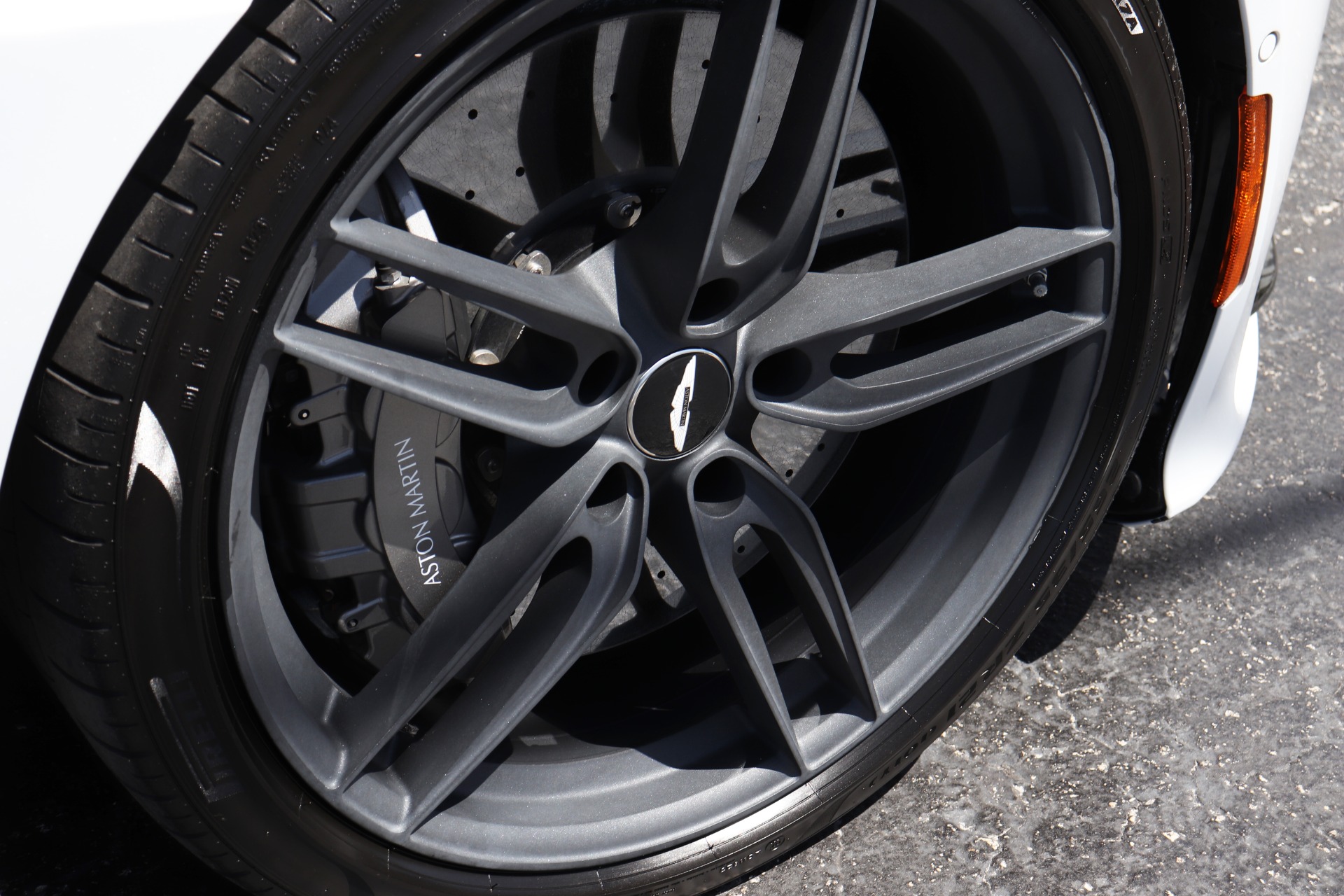 Used-2019-Aston-Martin-DBS-Superleggera
