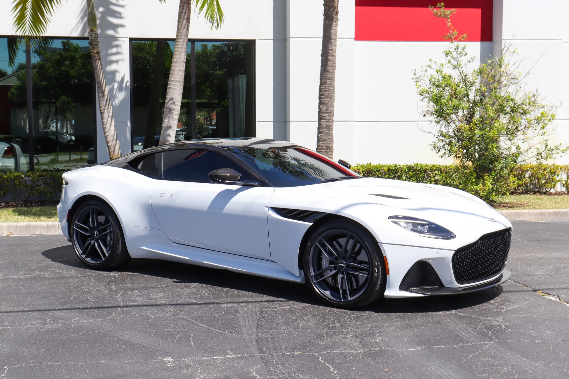 Used-2019-Aston-Martin-DBS-Superleggera