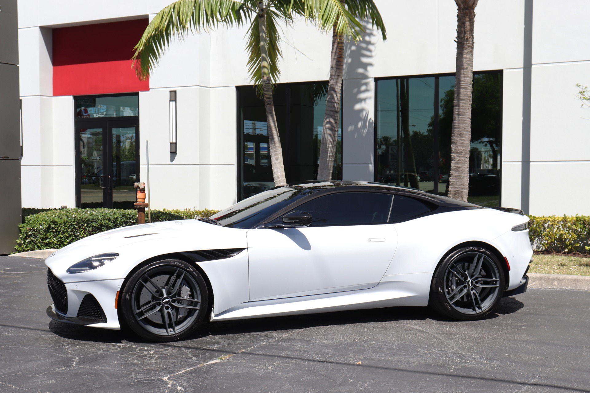 Used-2019-Aston-Martin-DBS-Superleggera