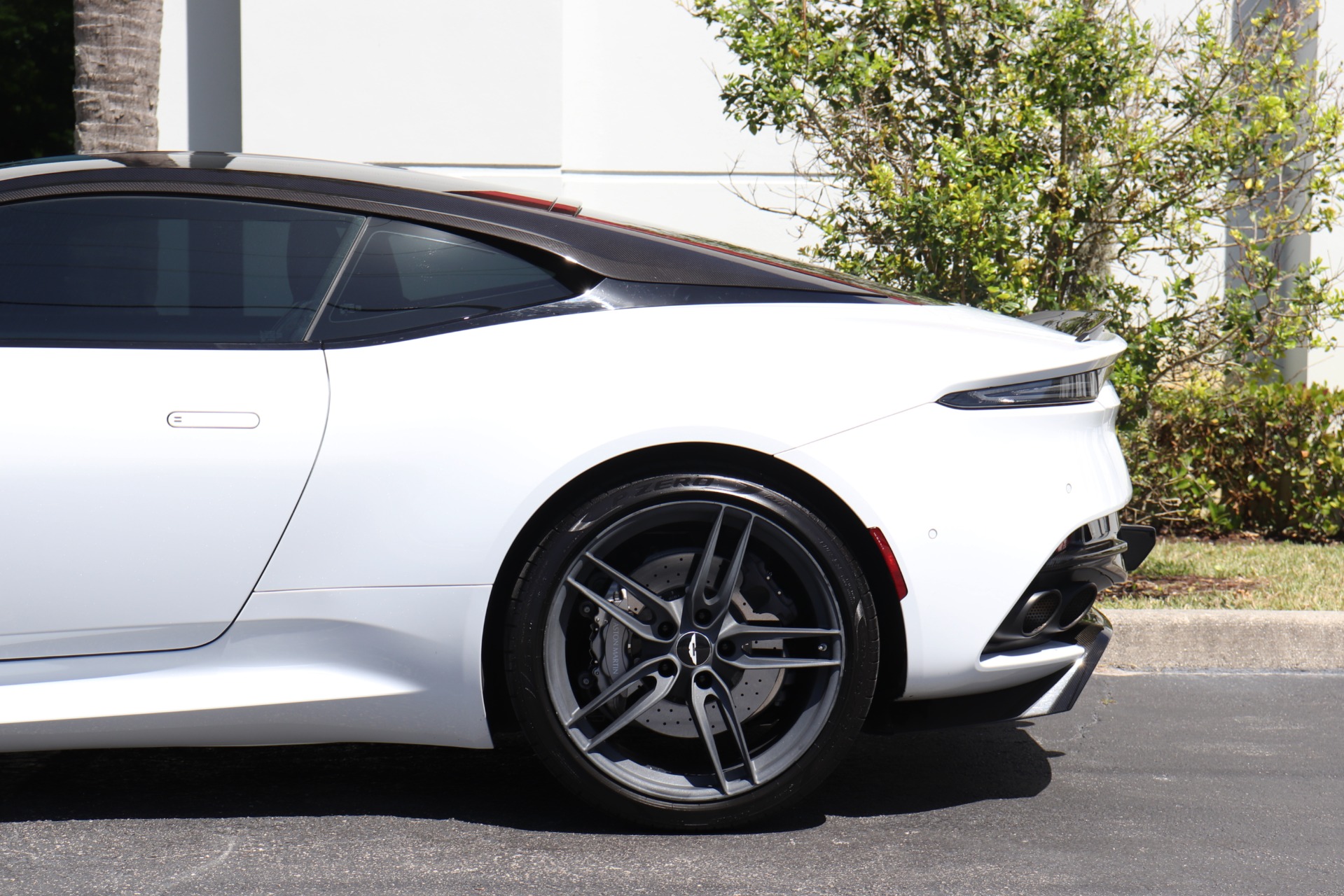 Used-2019-Aston-Martin-DBS-Superleggera