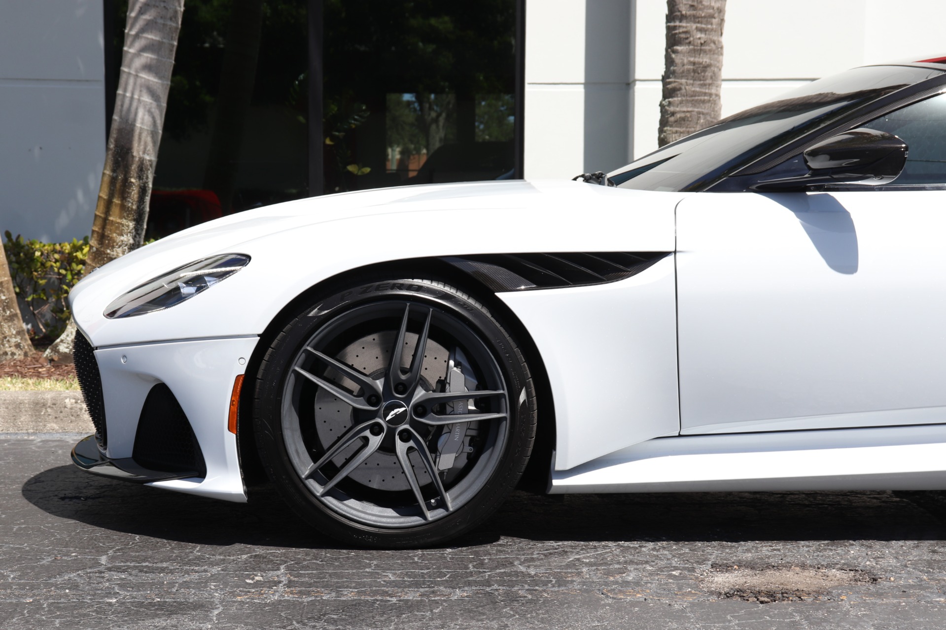 Used-2019-Aston-Martin-DBS-Superleggera