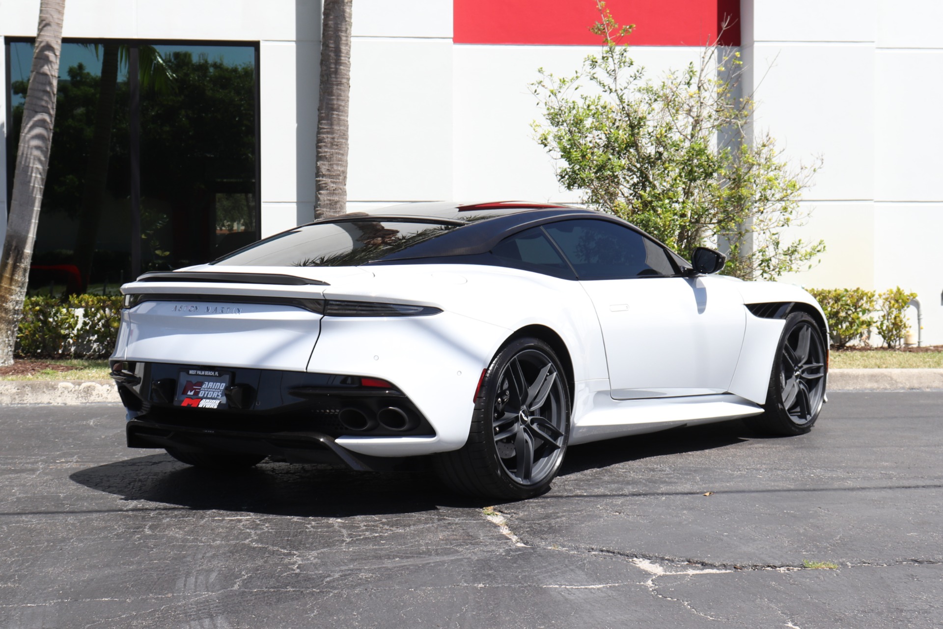 Used-2019-Aston-Martin-DBS-Superleggera