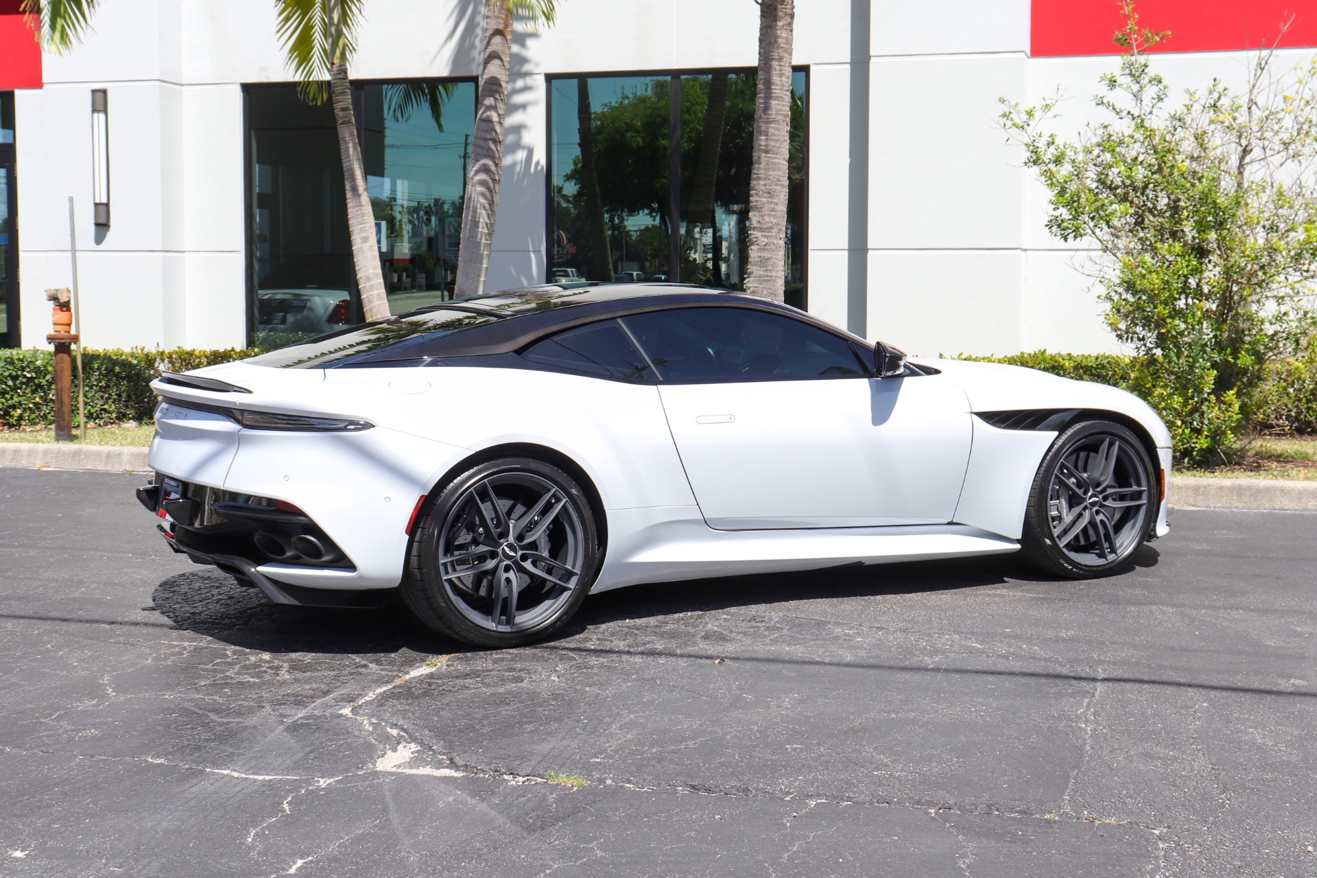 Used-2019-Aston-Martin-DBS-Superleggera