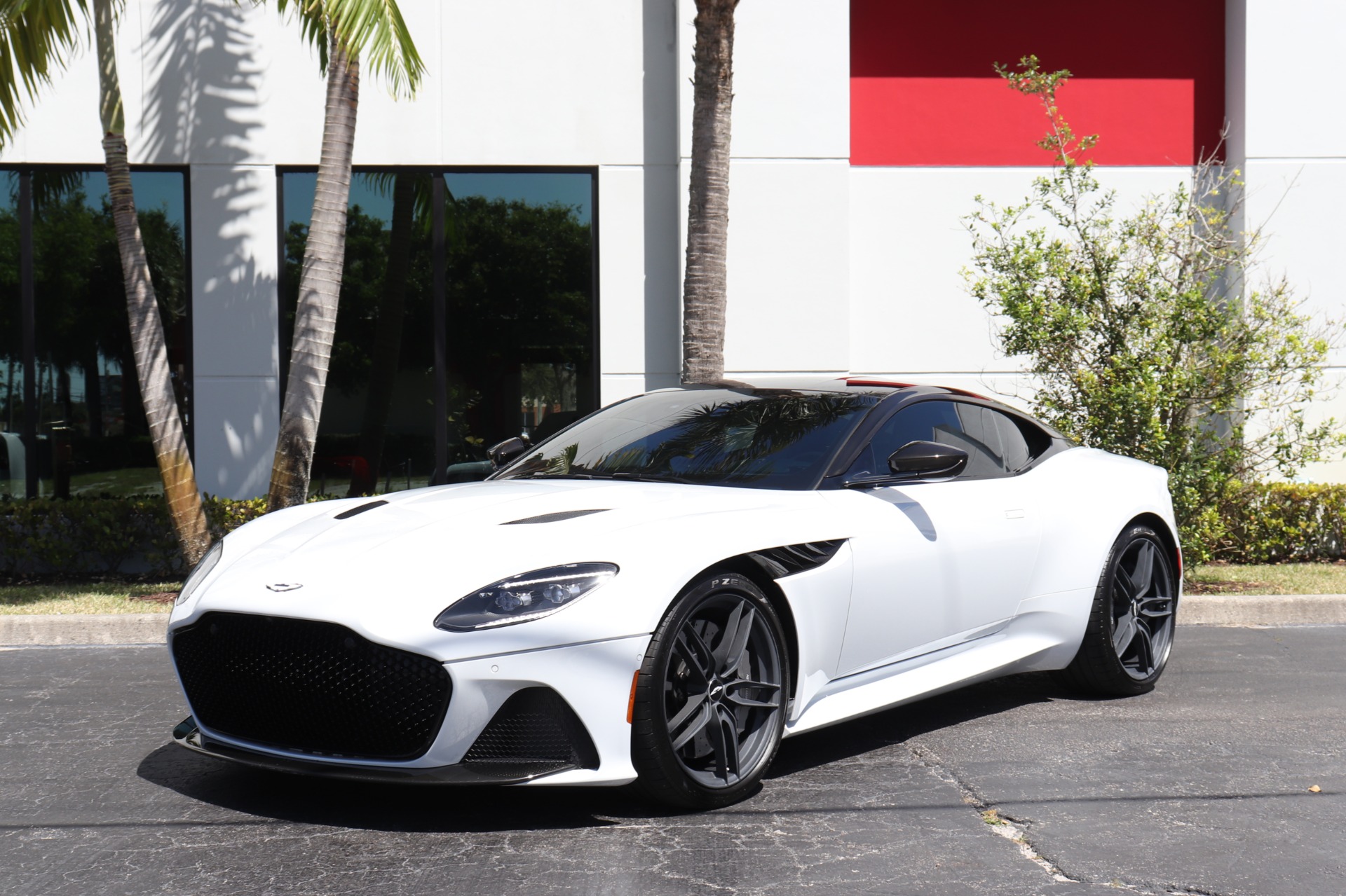Used-2019-Aston-Martin-DBS-Superleggera