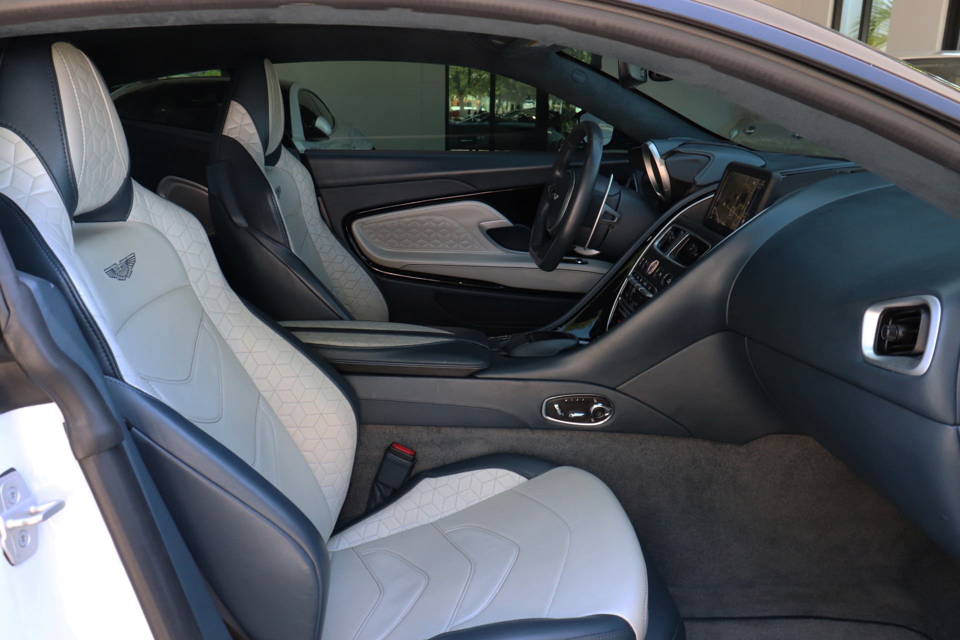 Used-2019-Aston-Martin-DBS-Superleggera