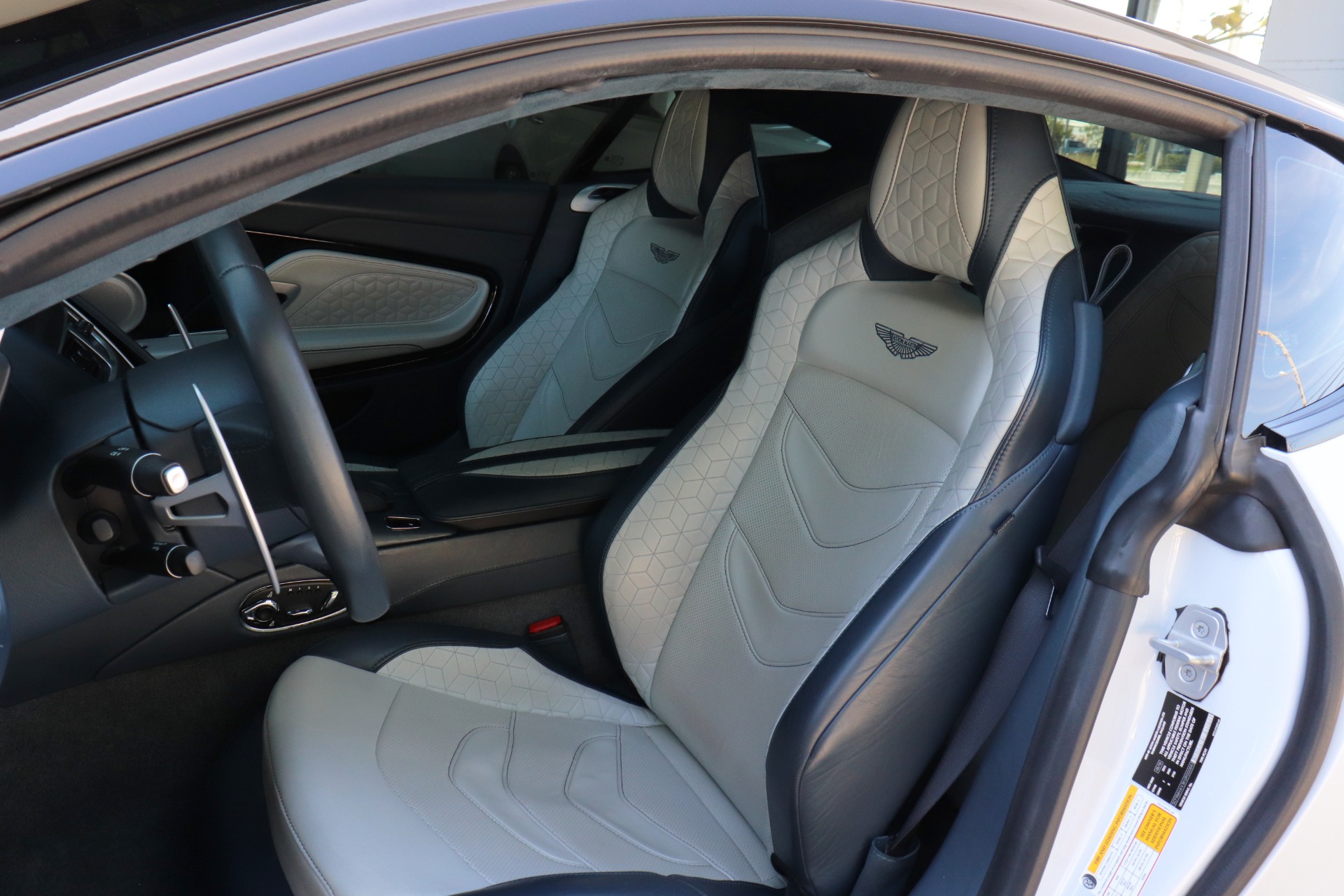 Used-2019-Aston-Martin-DBS-Superleggera