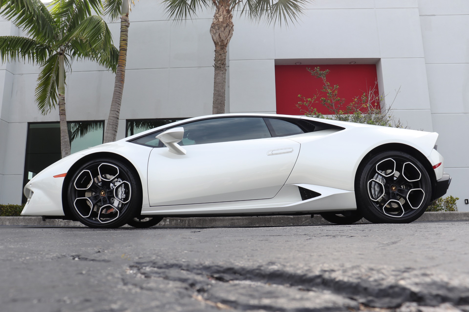 Used-2019-Lamborghini-Huracan-LP-580-2