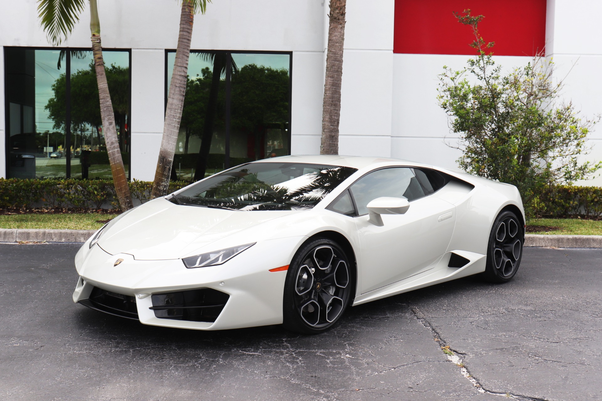 Used-2019-Lamborghini-Huracan-LP-580-2