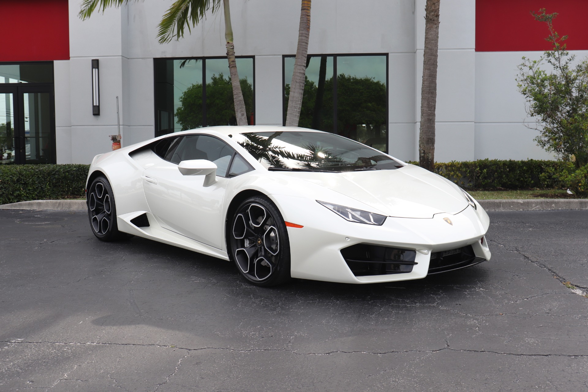 Used-2019-Lamborghini-Huracan-LP-580-2