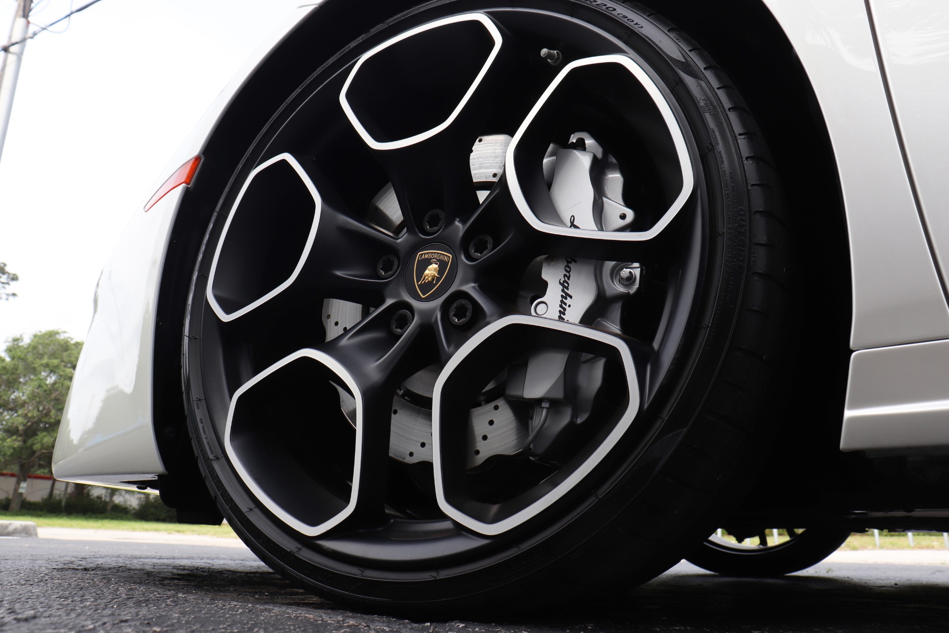 Used-2019-Lamborghini-Huracan-LP-580-2