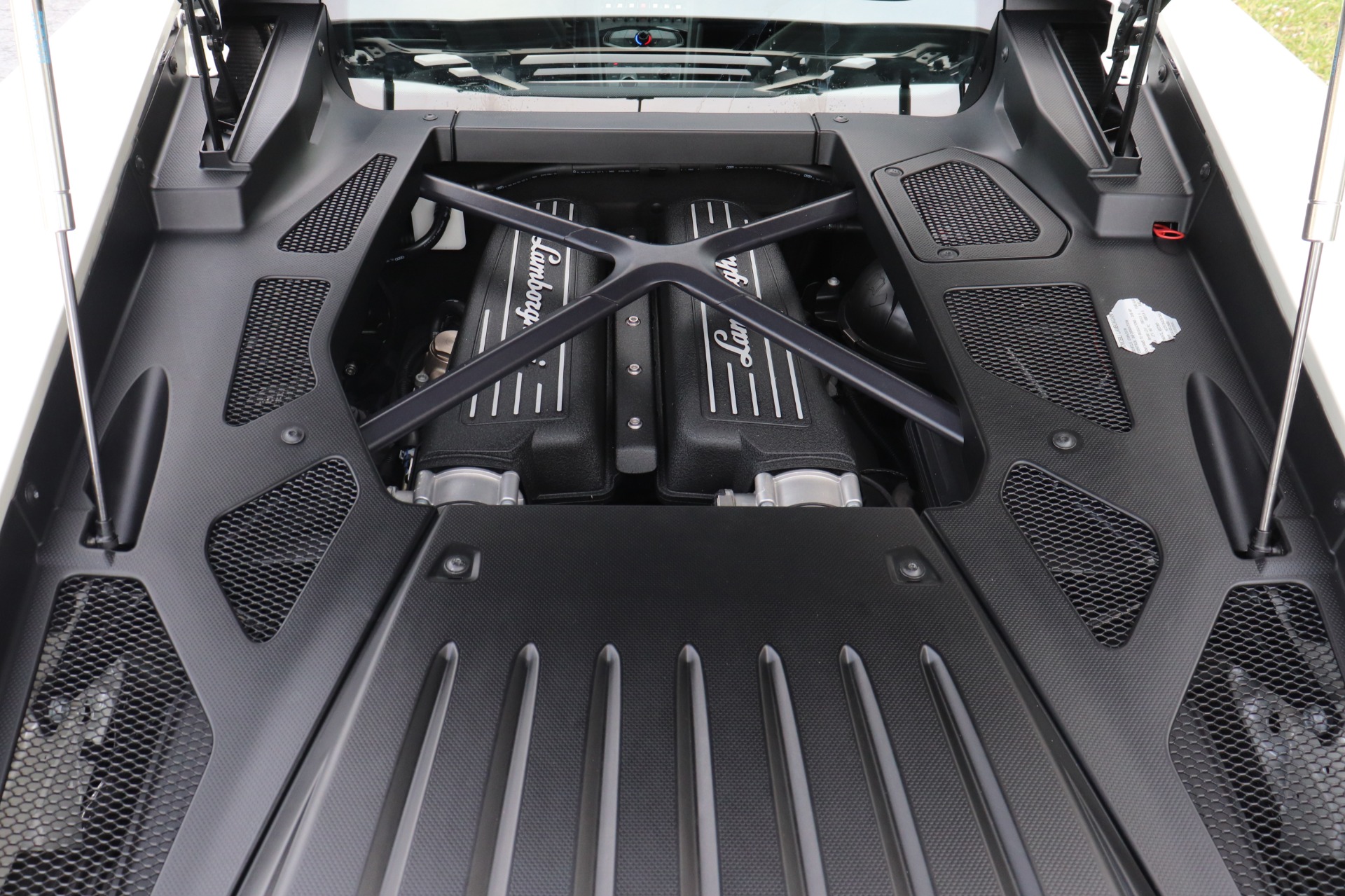 Used-2019-Lamborghini-Huracan-LP-580-2