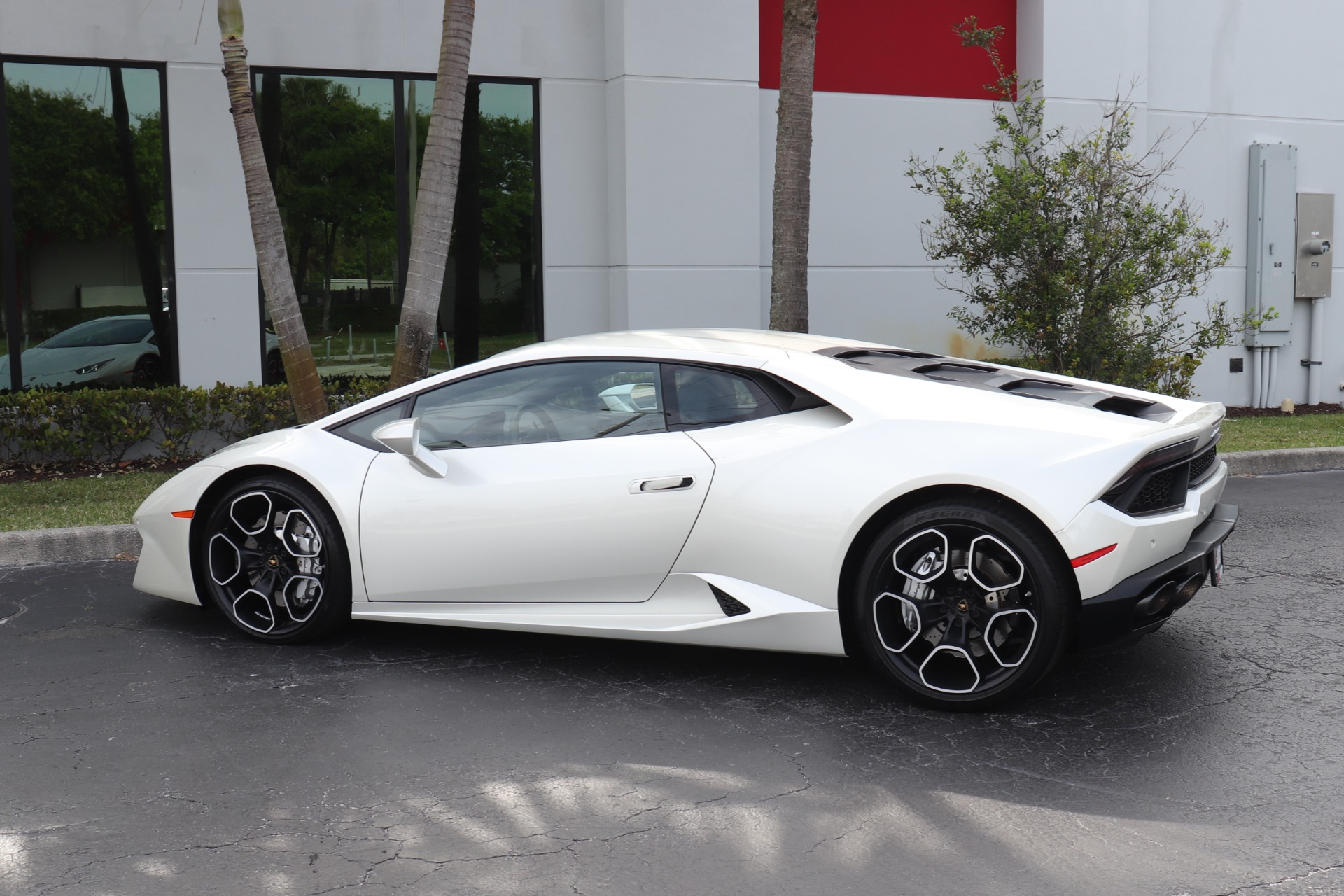 Used-2019-Lamborghini-Huracan-LP-580-2