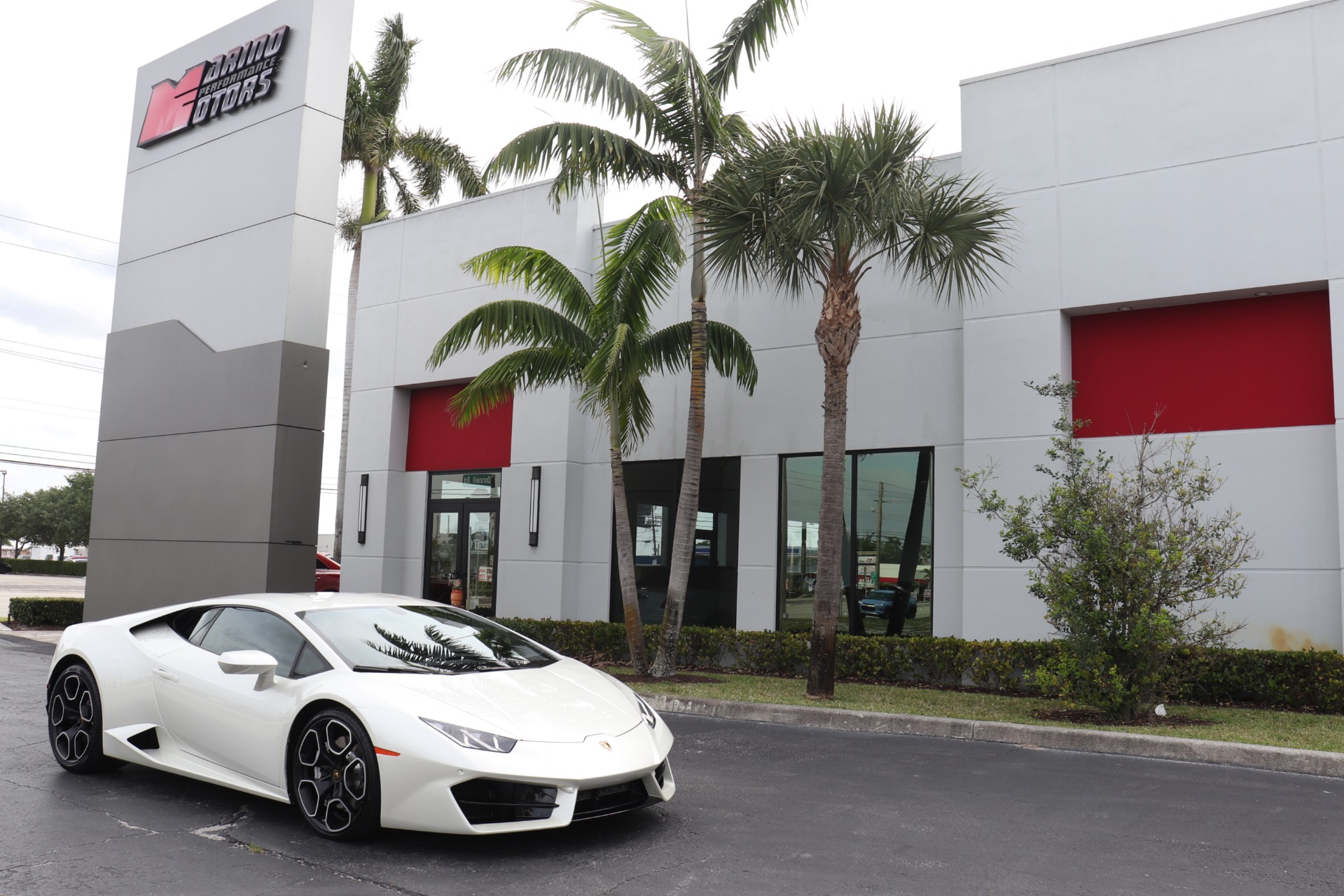 Used-2019-Lamborghini-Huracan-LP-580-2