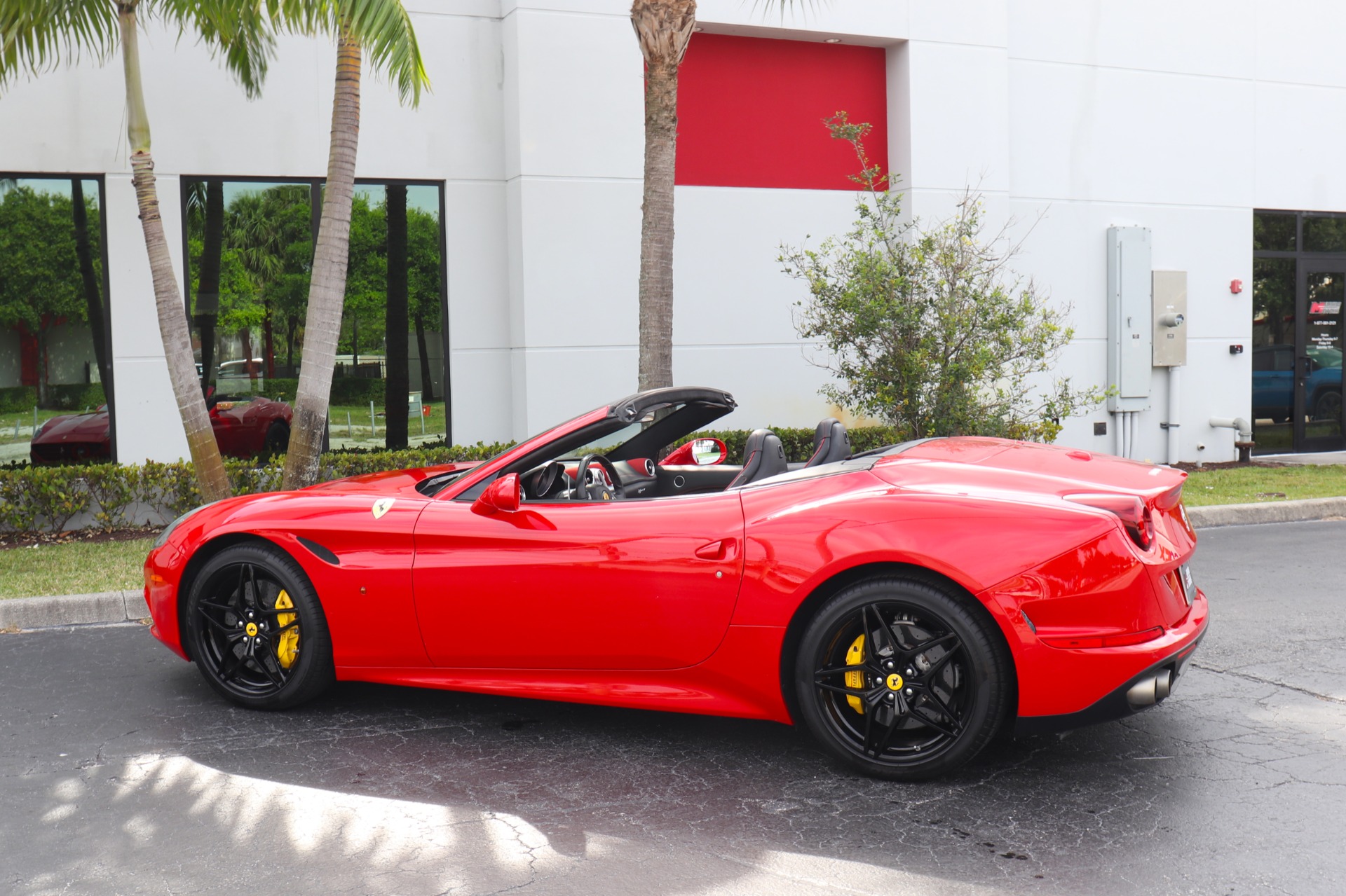 Used-2016-Ferrari-California-T