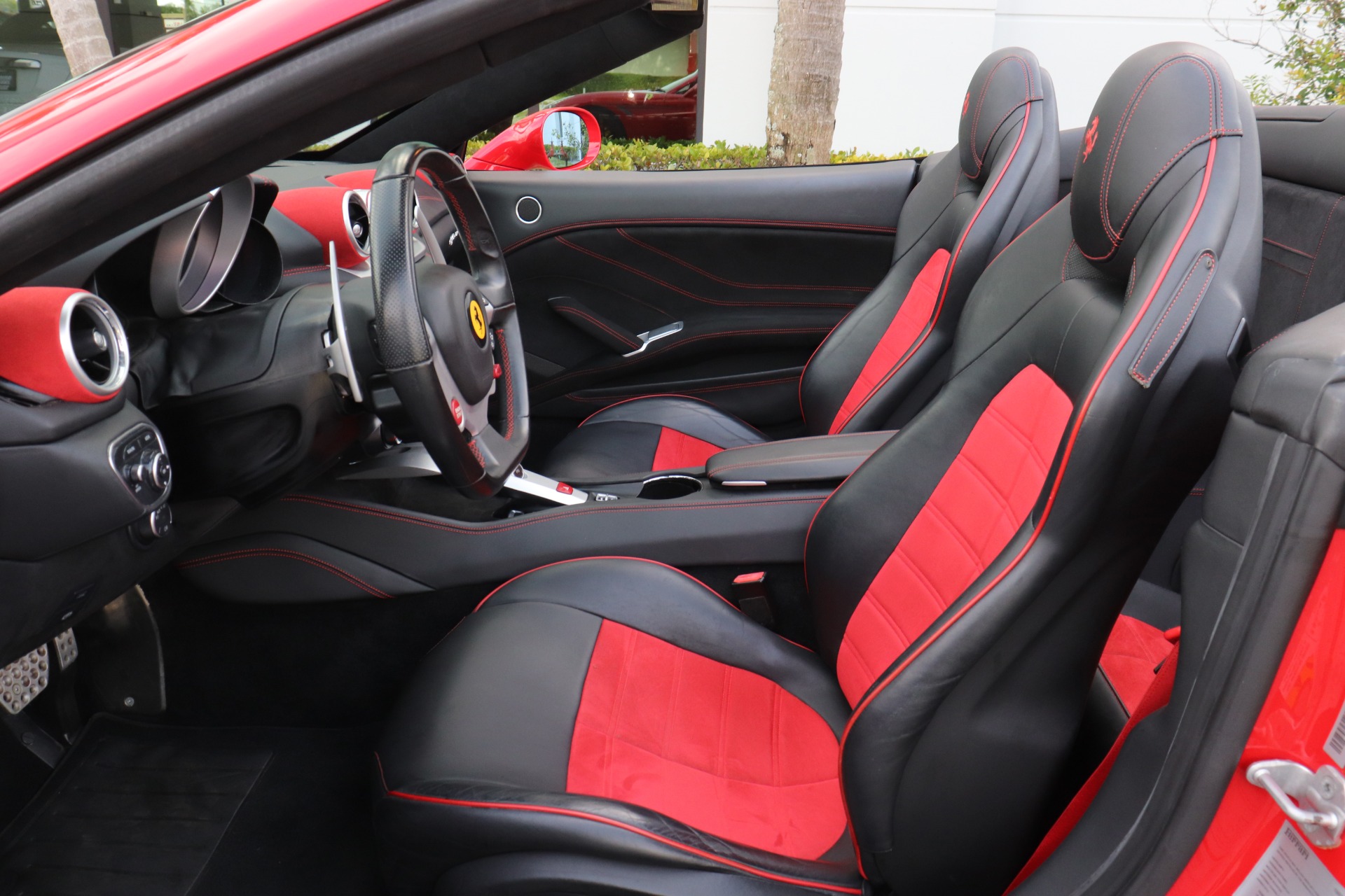 Used-2016-Ferrari-California-T