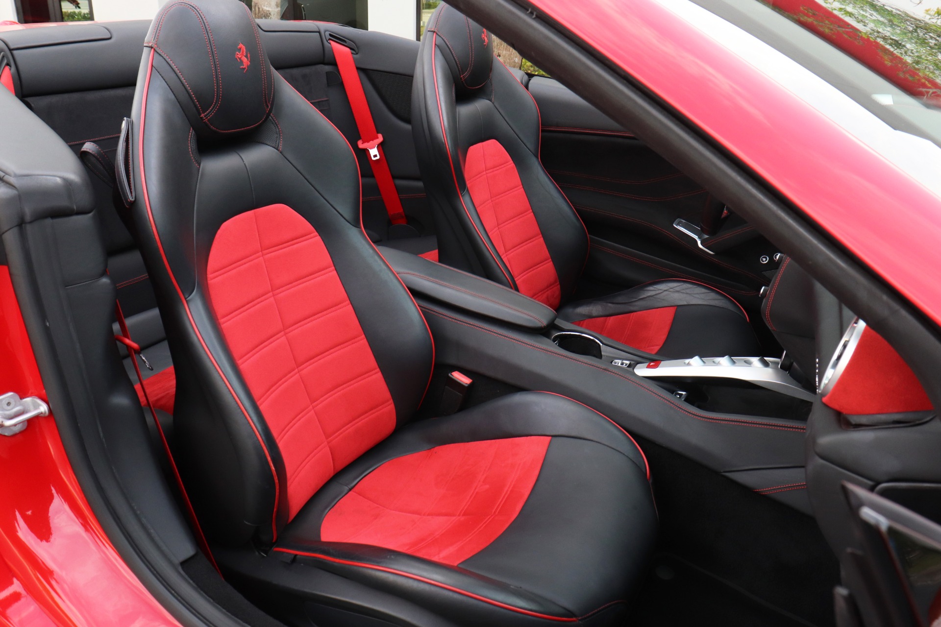 Used-2016-Ferrari-California-T
