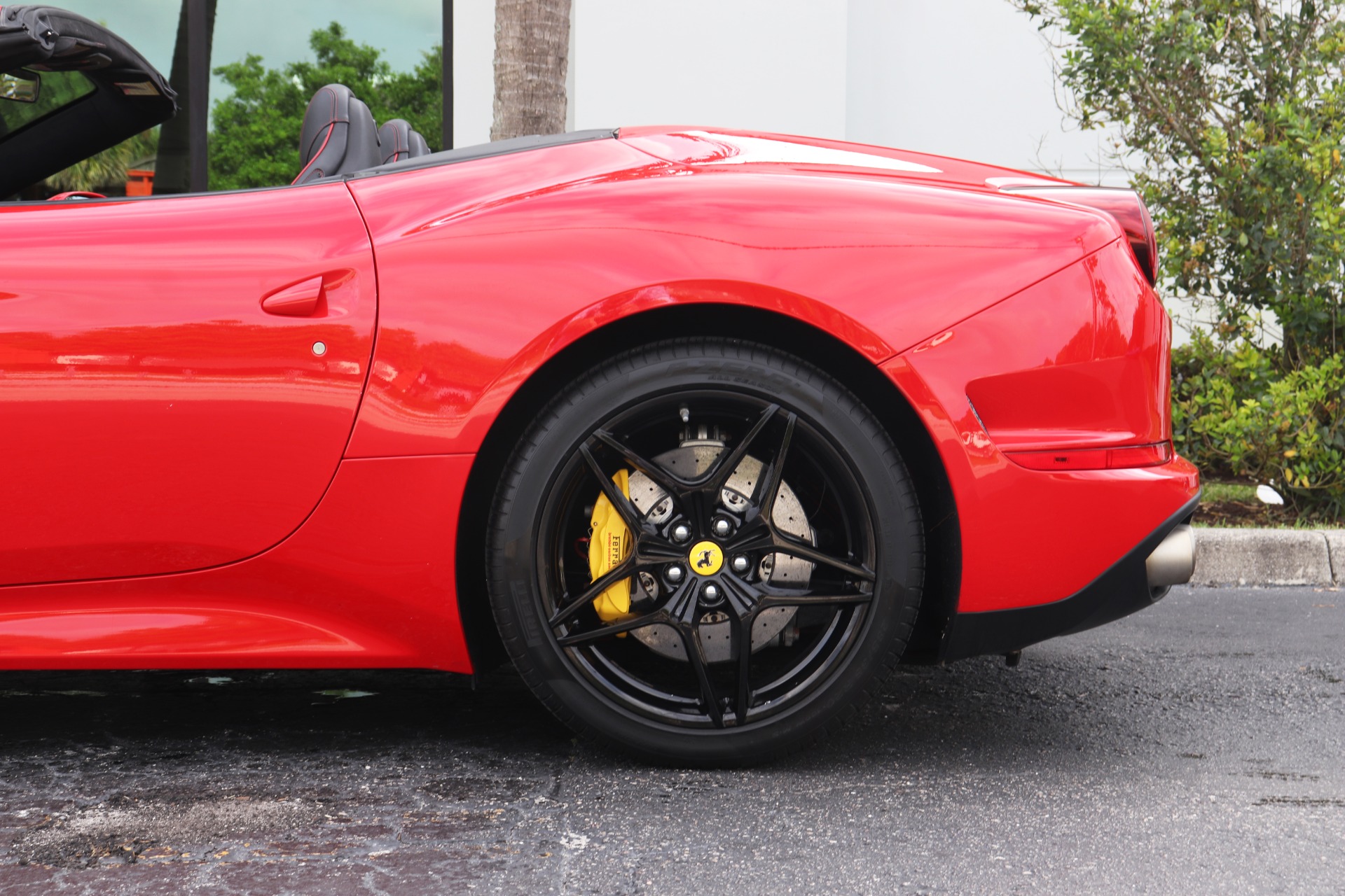 Used-2016-Ferrari-California-T