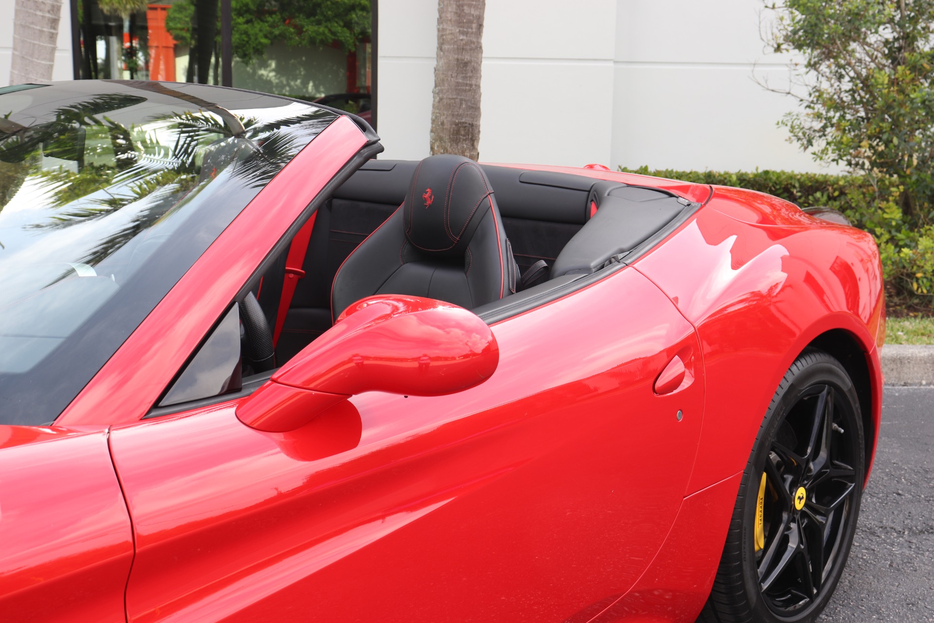 Used-2016-Ferrari-California-T