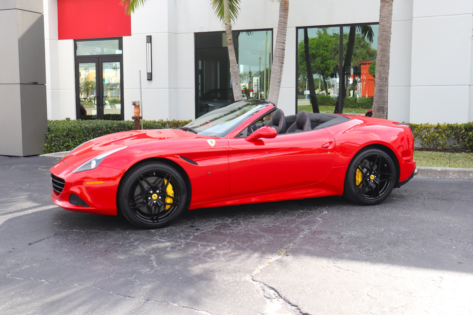 Used-2016-Ferrari-California-T