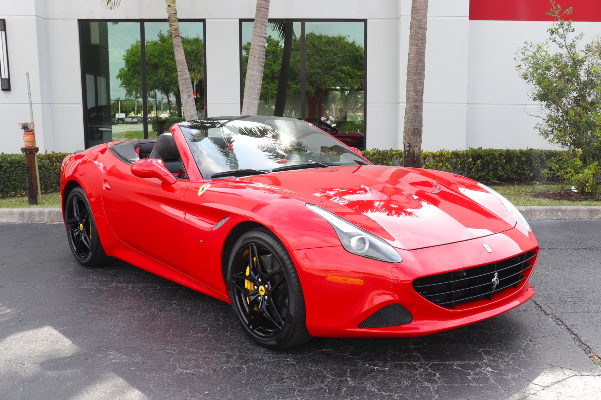 Used-2016-Ferrari-California-T