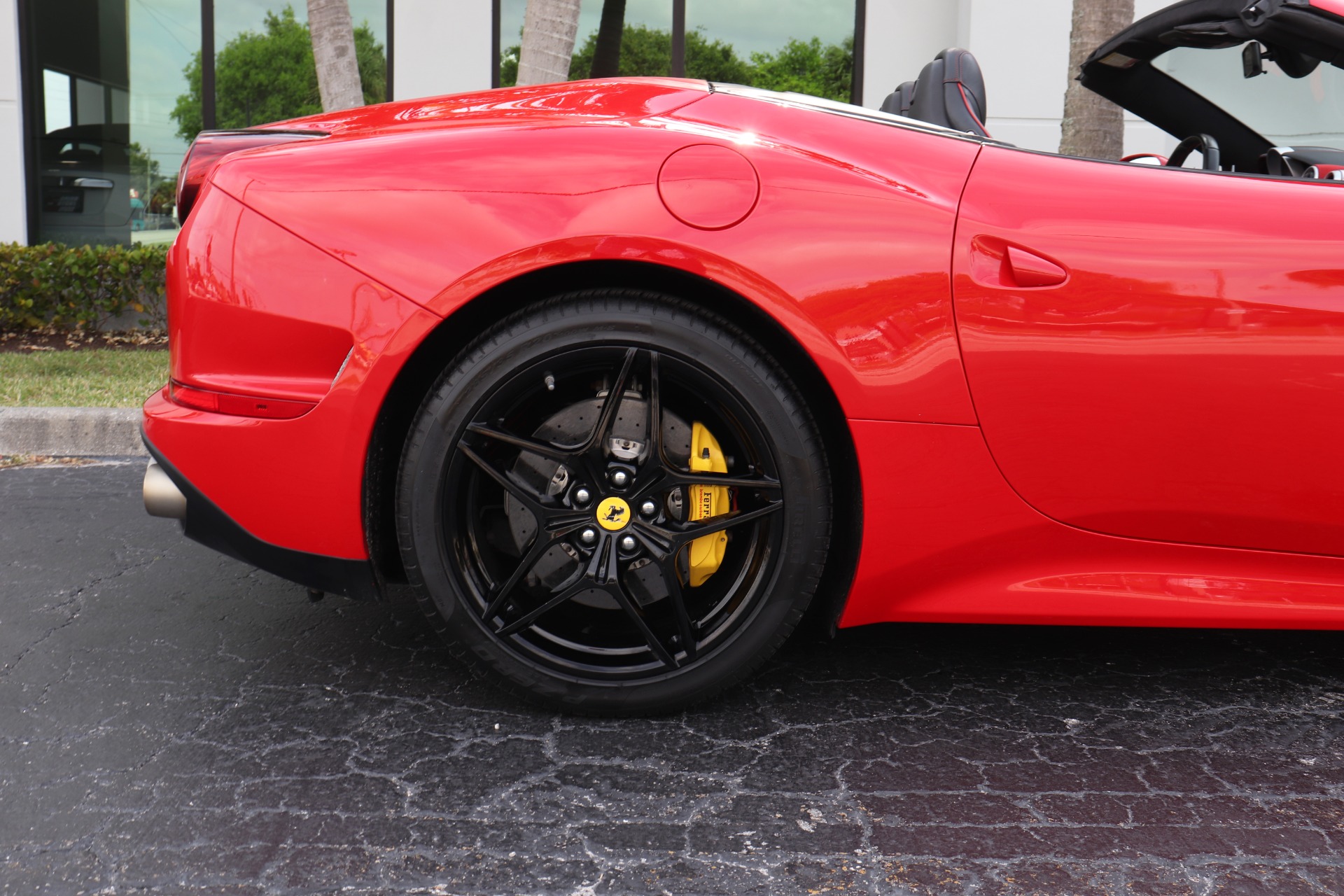 Used-2016-Ferrari-California-T