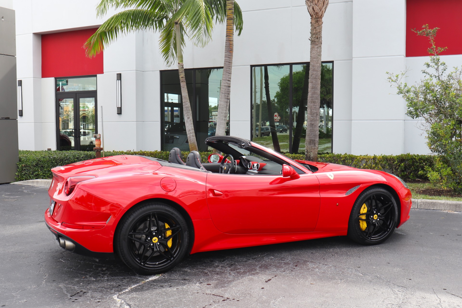 Used-2016-Ferrari-California-T
