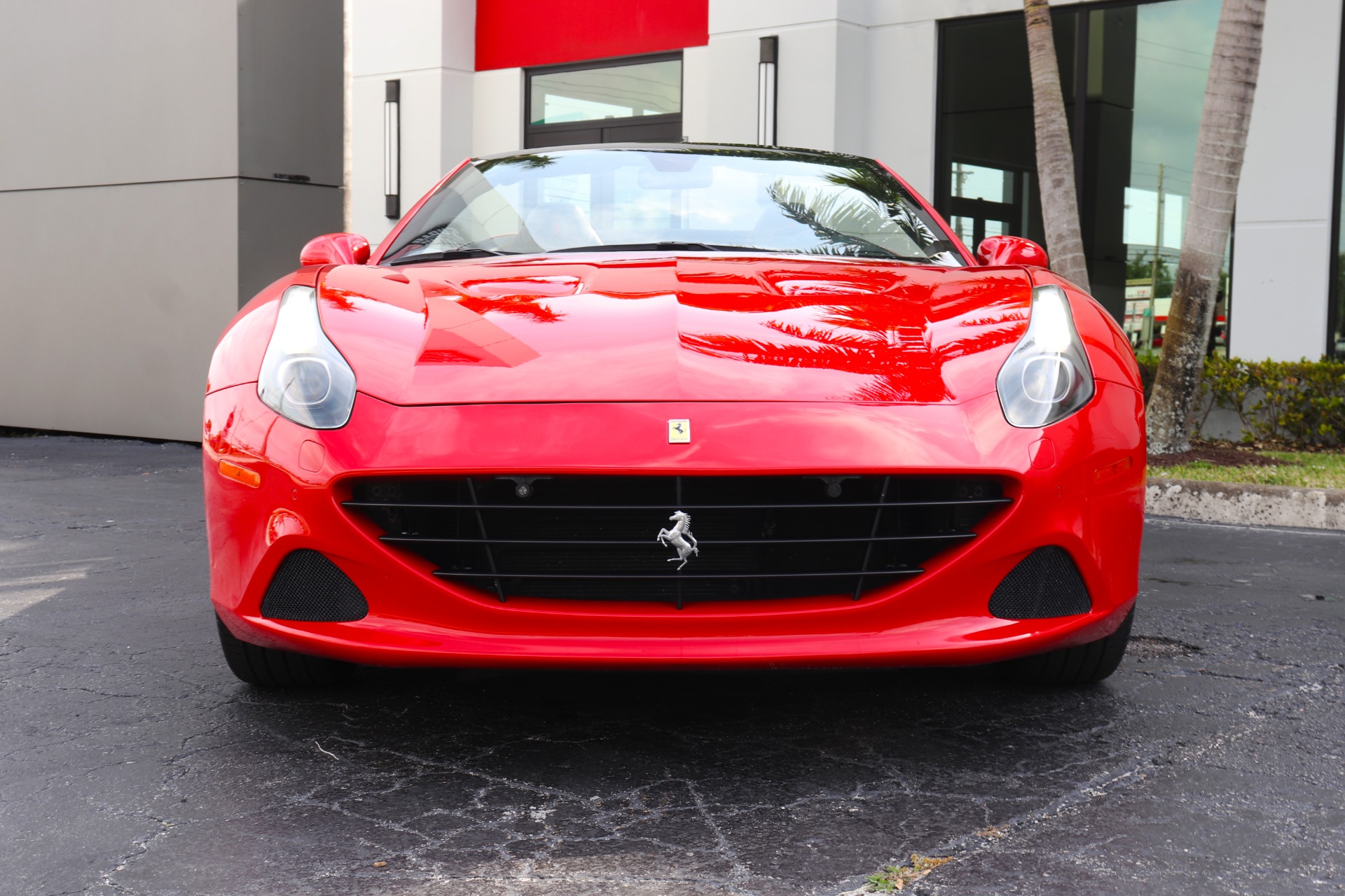 Used-2016-Ferrari-California-T