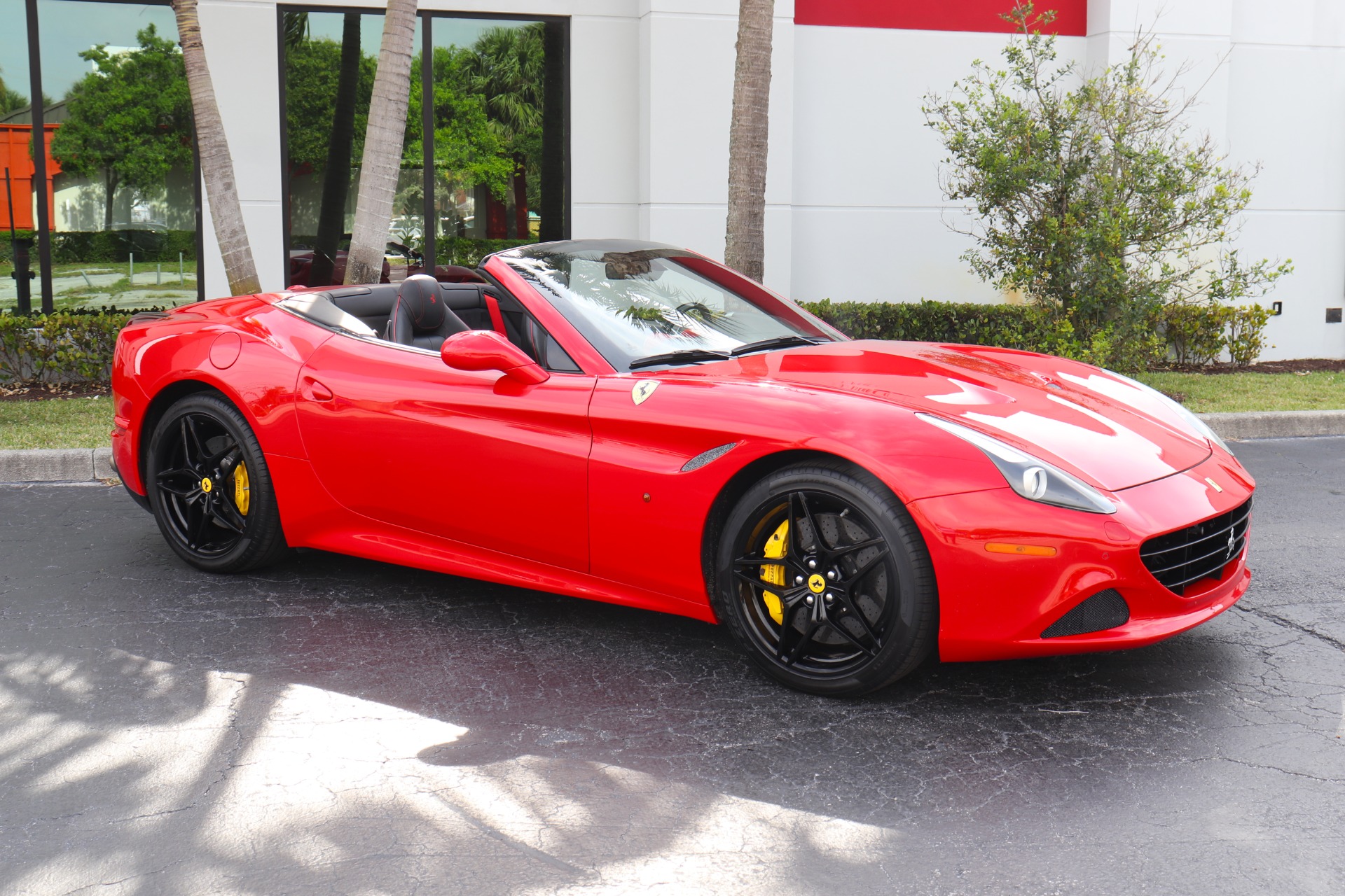 Used-2016-Ferrari-California-T