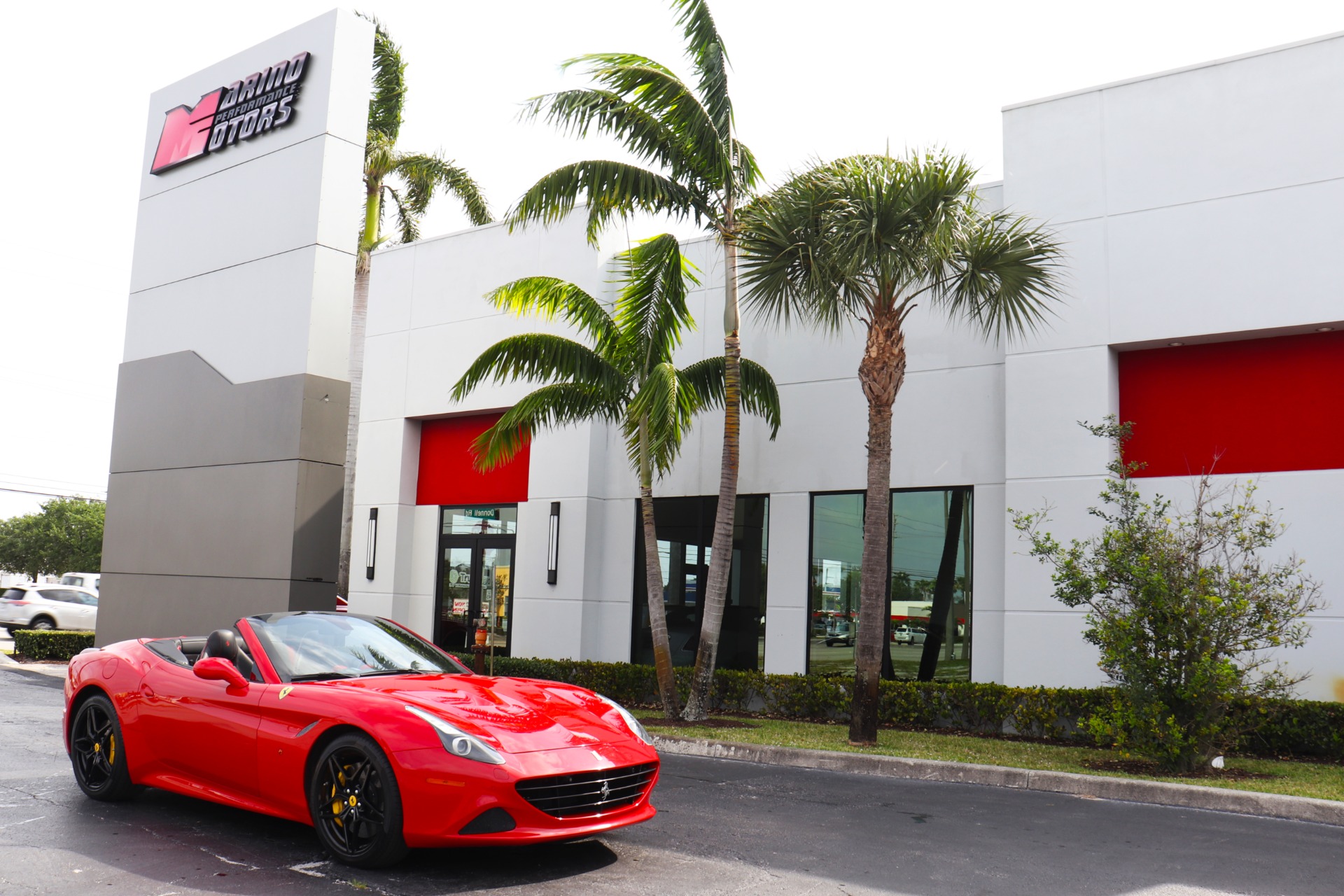 Used-2016-Ferrari-California-T