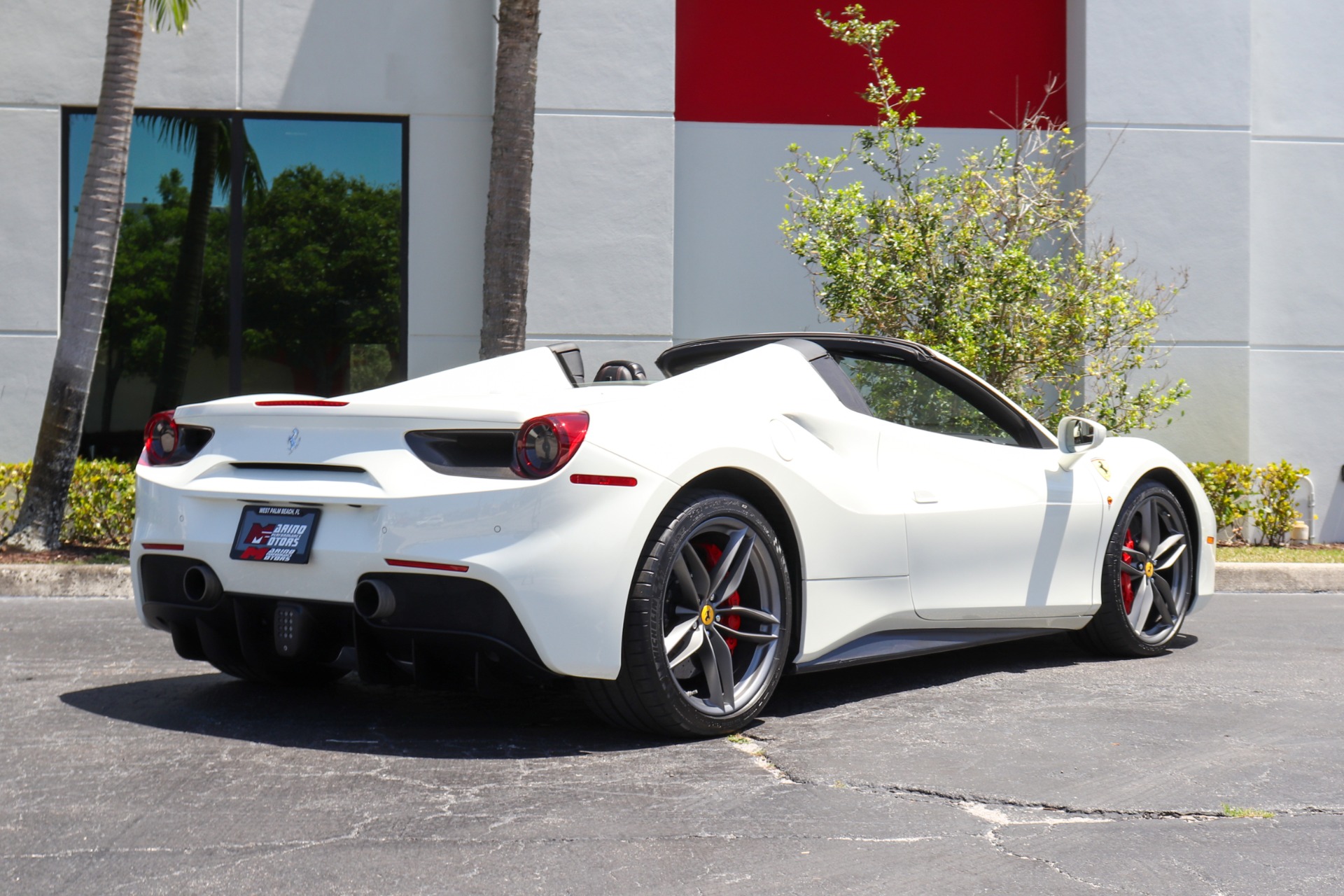 Used-2018-Ferrari-488-Spider
