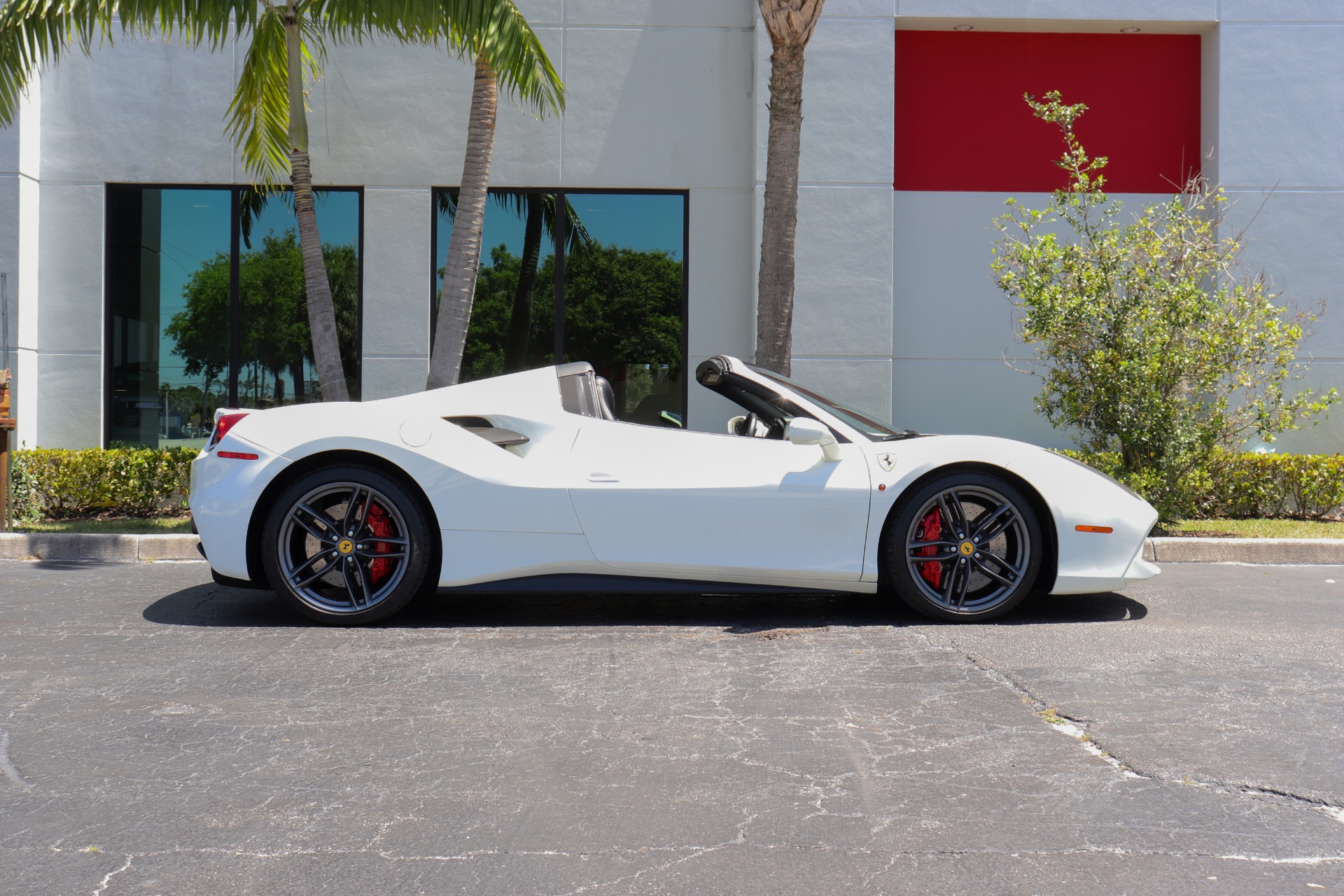 Used-2018-Ferrari-488-Spider