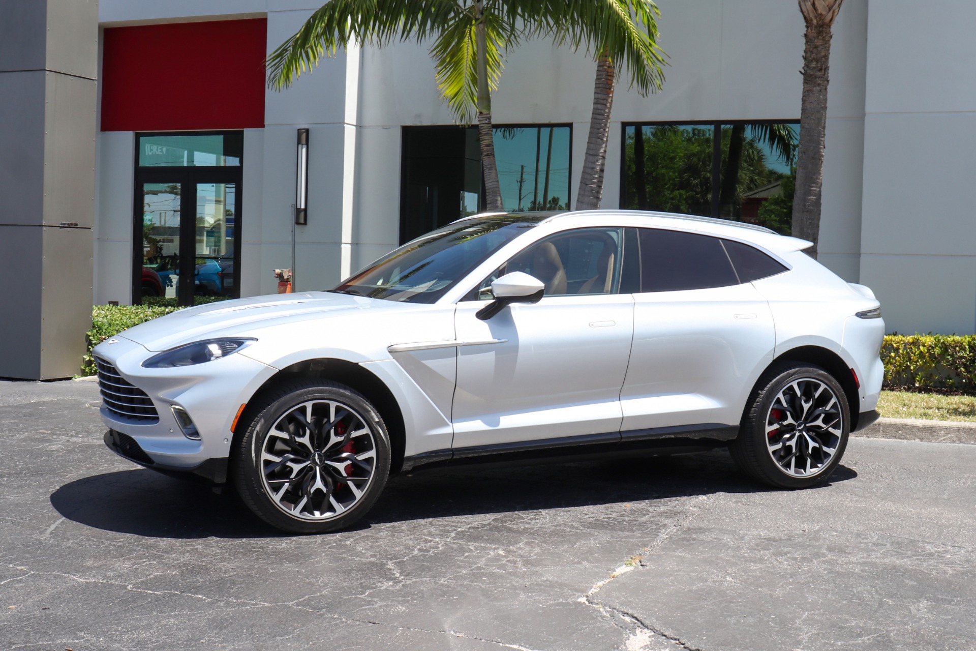 Used-2021-Aston-Martin-DBX