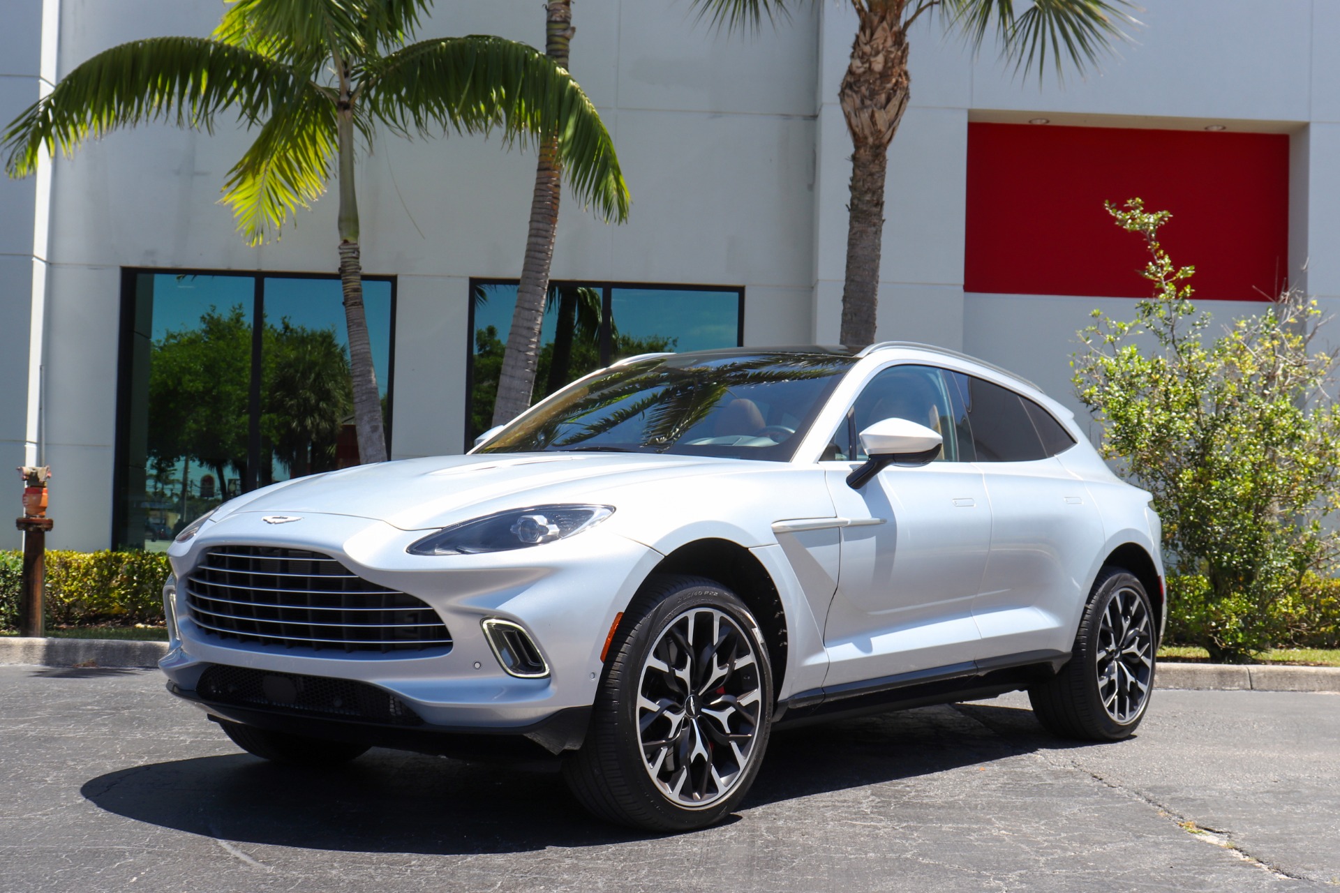 Used-2021-Aston-Martin-DBX
