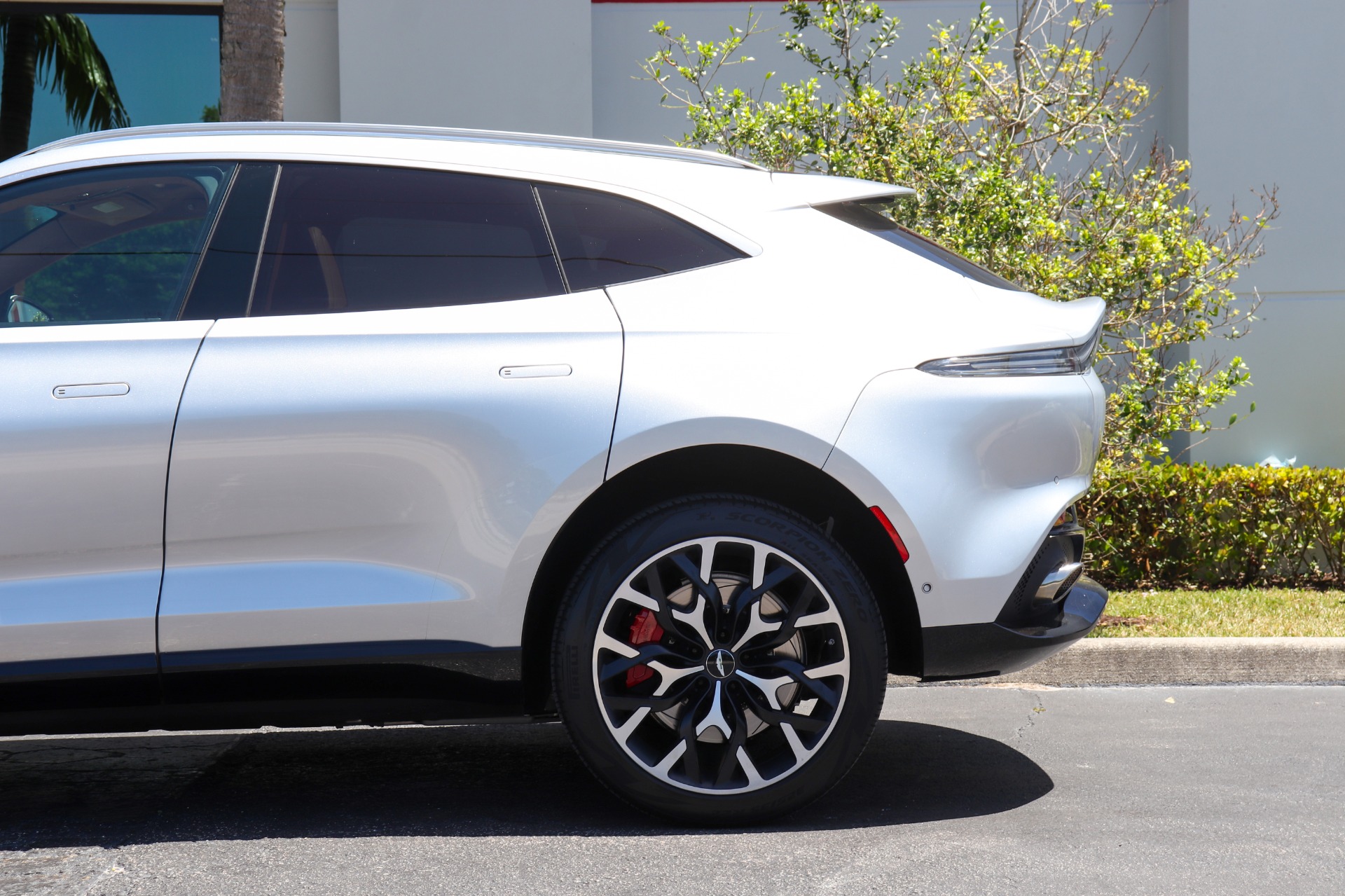 Used-2021-Aston-Martin-DBX