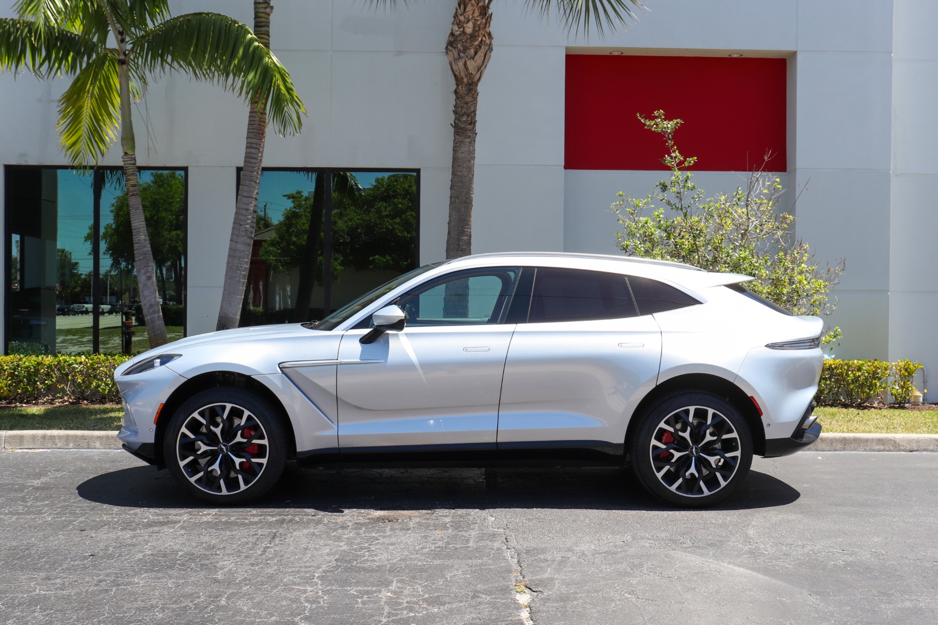 Used-2021-Aston-Martin-DBX