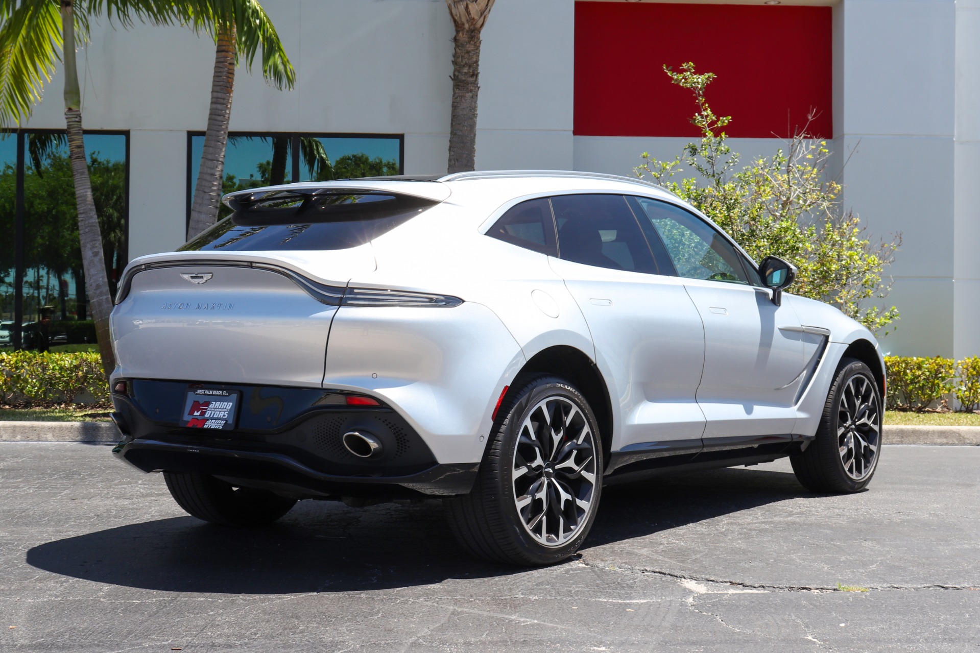 Used-2021-Aston-Martin-DBX