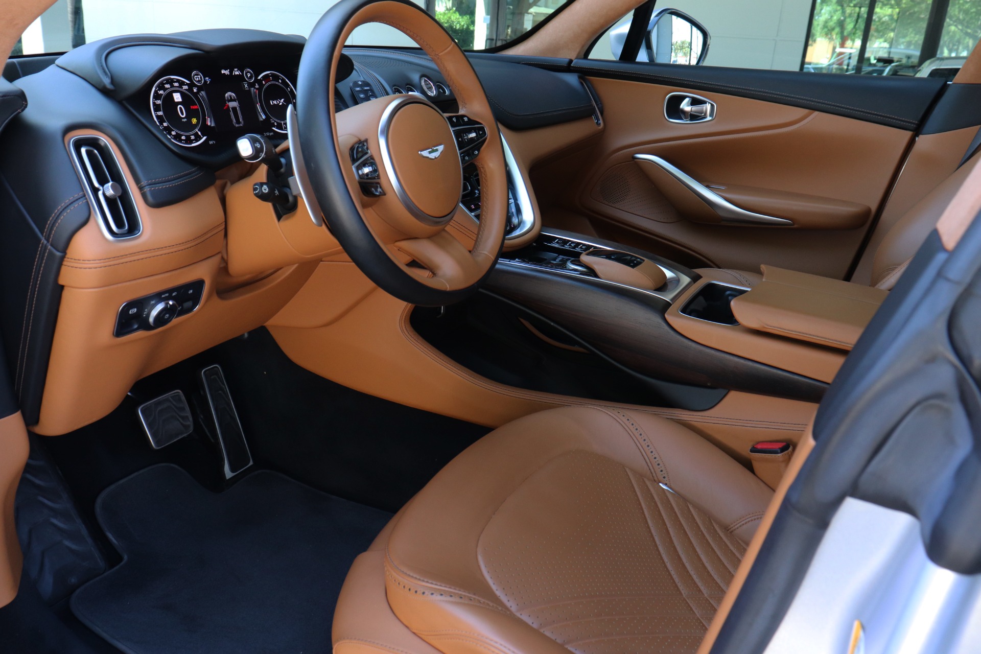 Used-2021-Aston-Martin-DBX