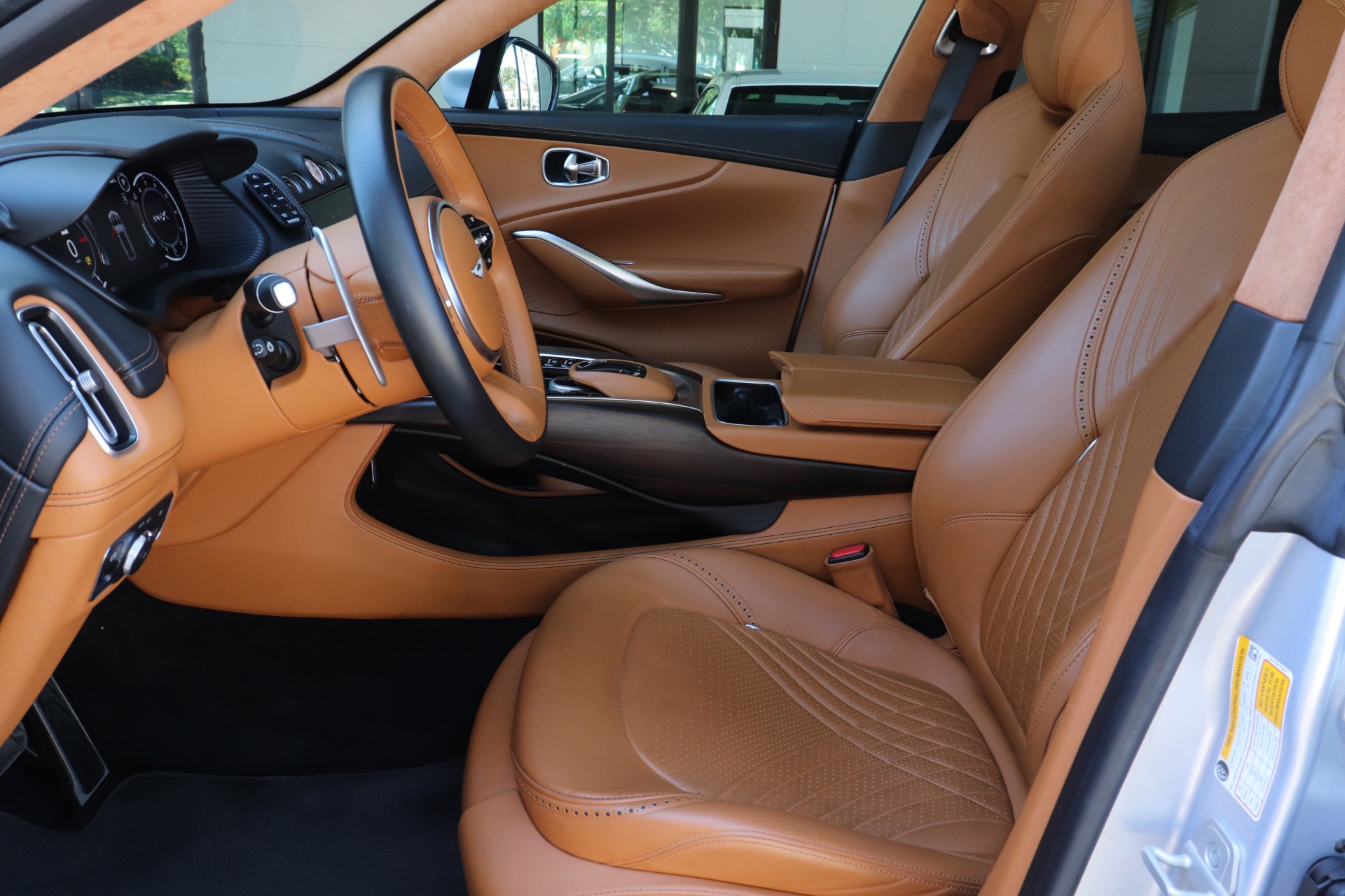 Used-2021-Aston-Martin-DBX