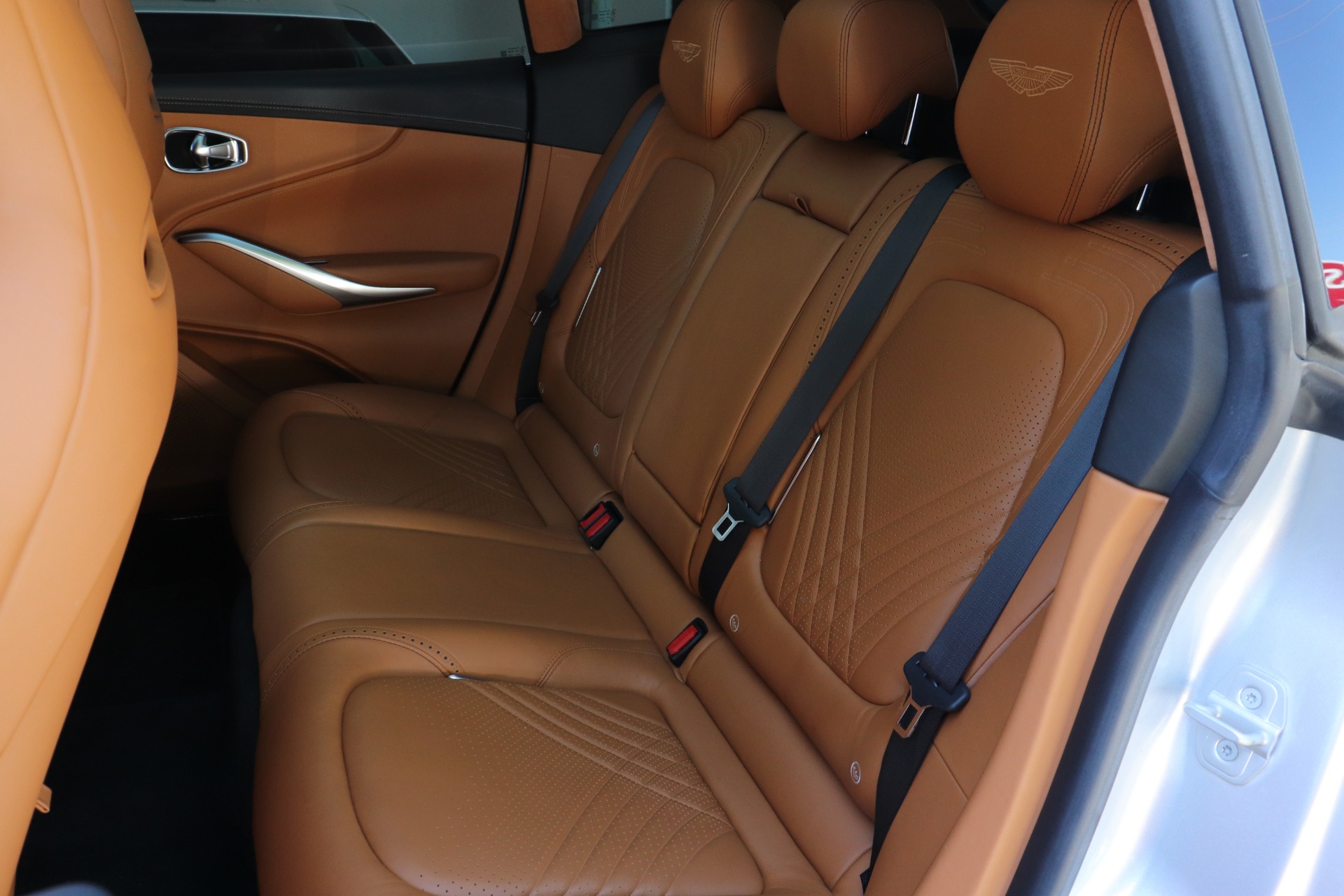 Used-2021-Aston-Martin-DBX