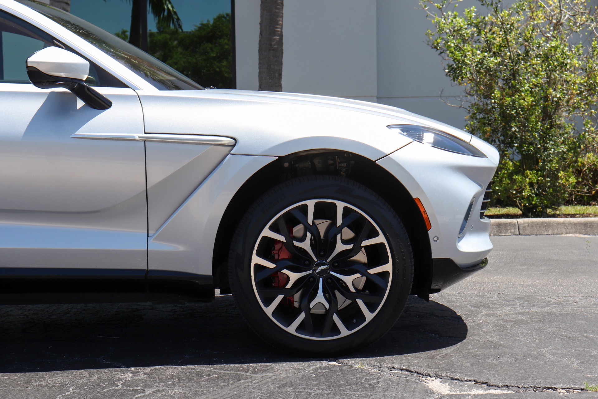 Used-2021-Aston-Martin-DBX