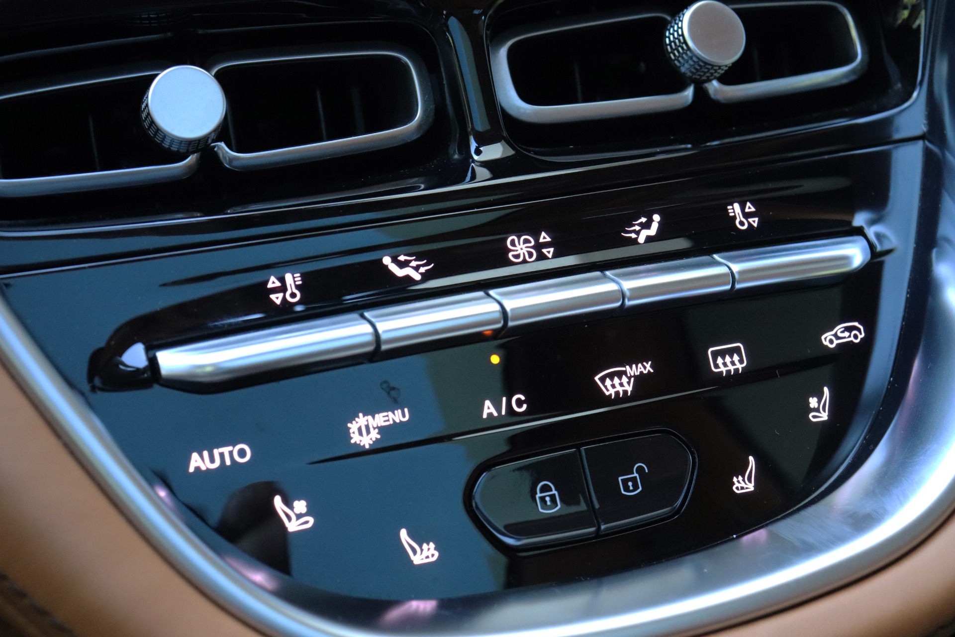 Used-2021-Aston-Martin-DBX