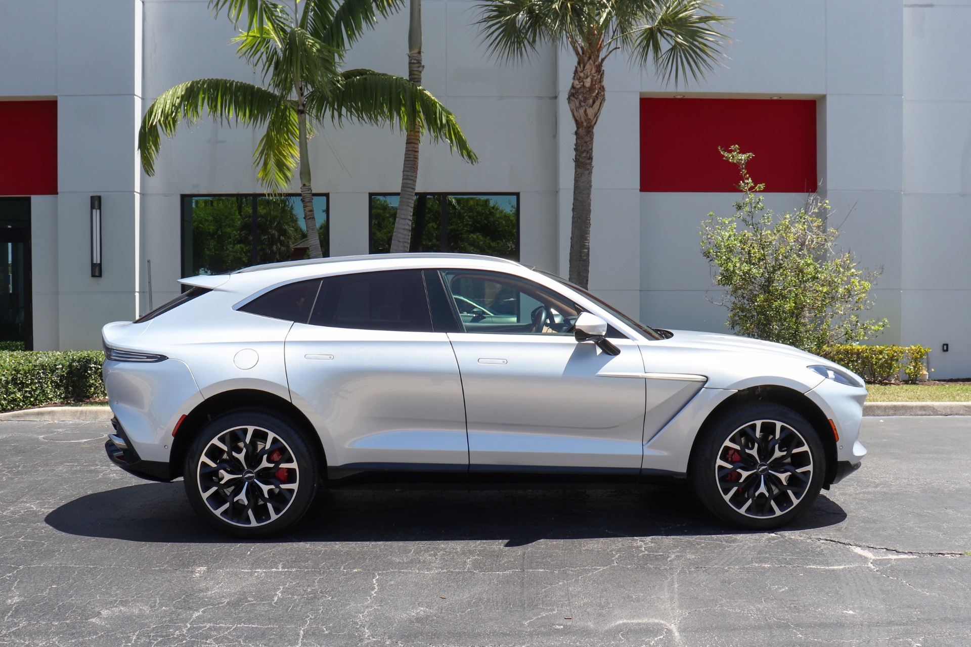 Used-2021-Aston-Martin-DBX