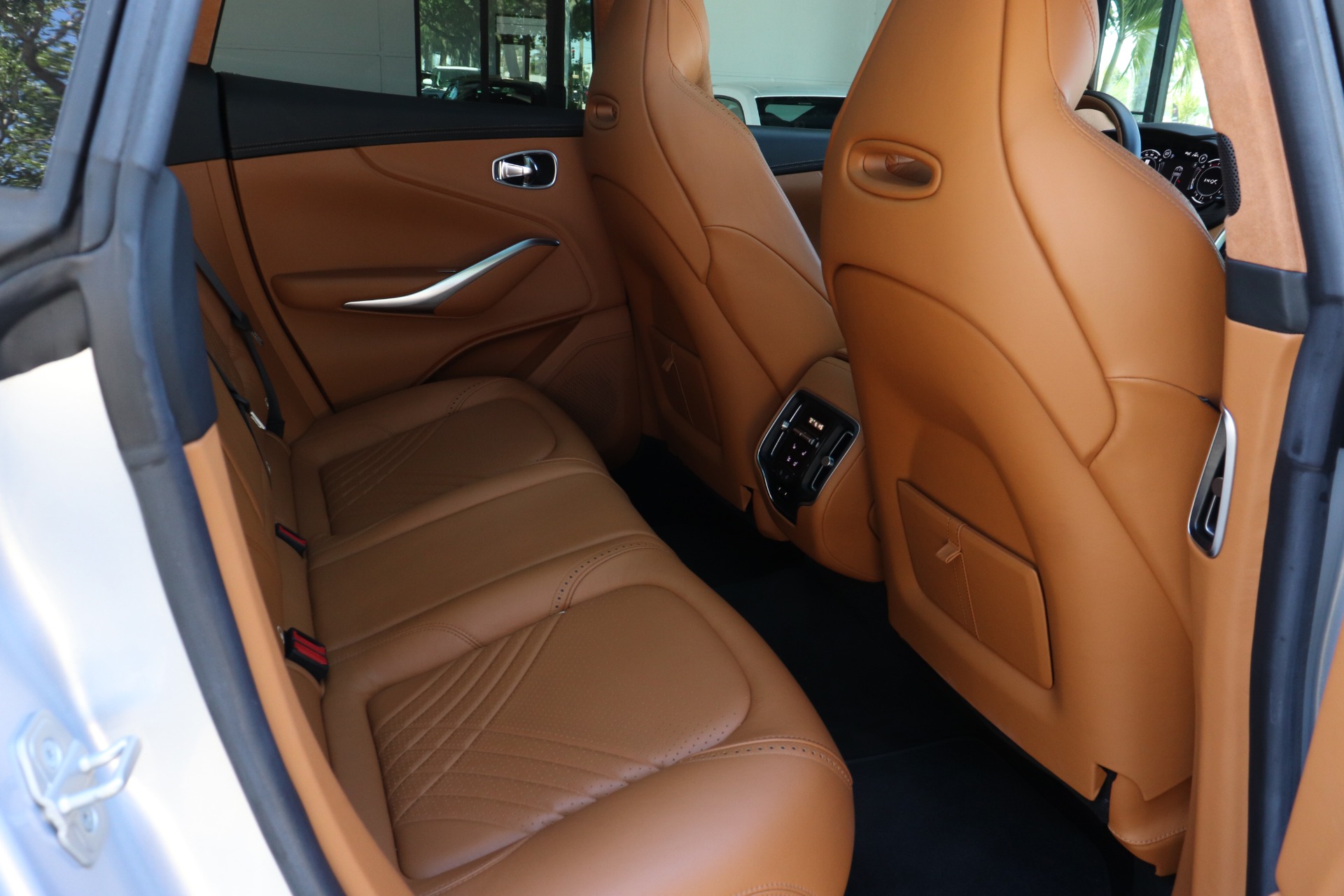 Used-2021-Aston-Martin-DBX
