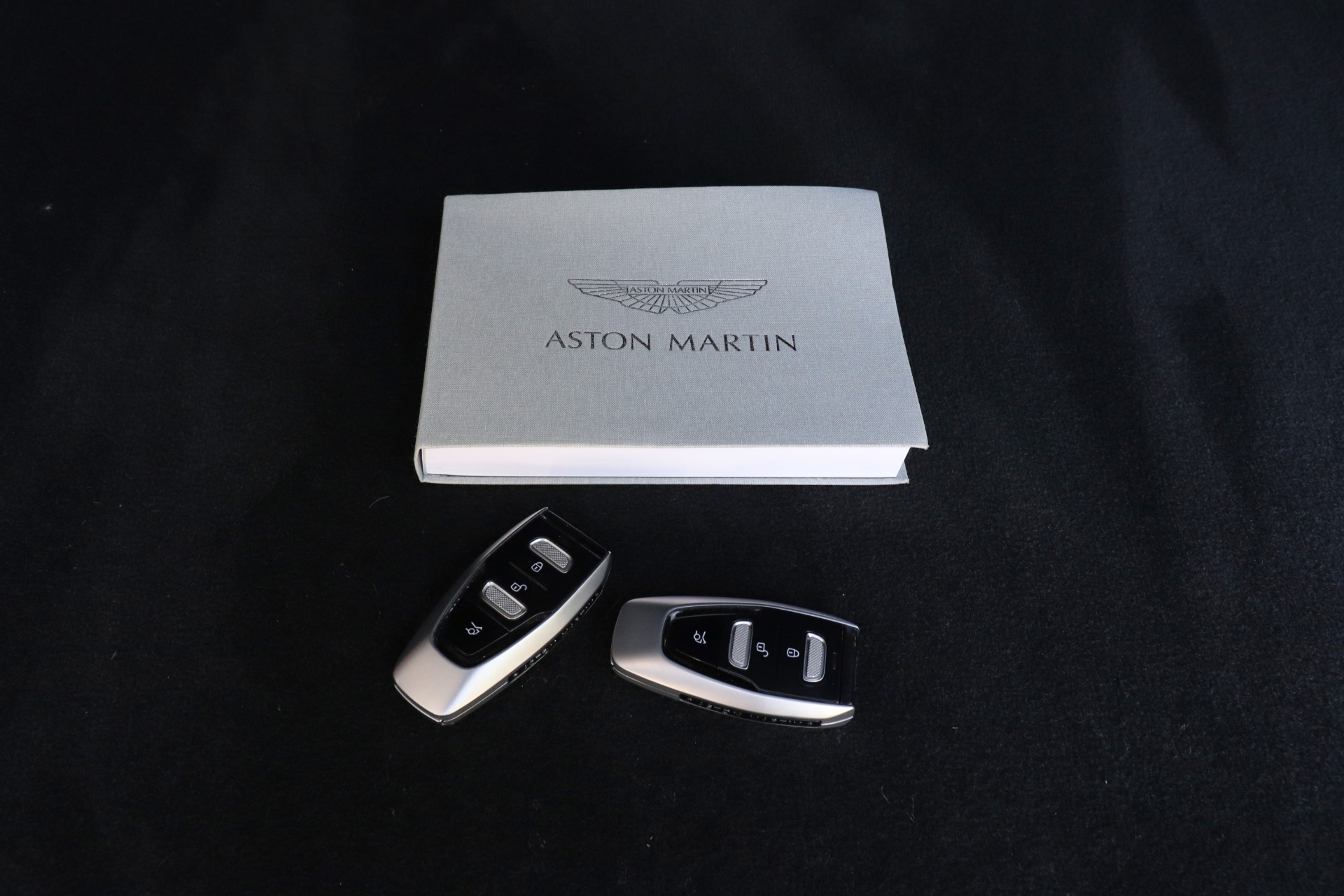 Used-2021-Aston-Martin-DBX