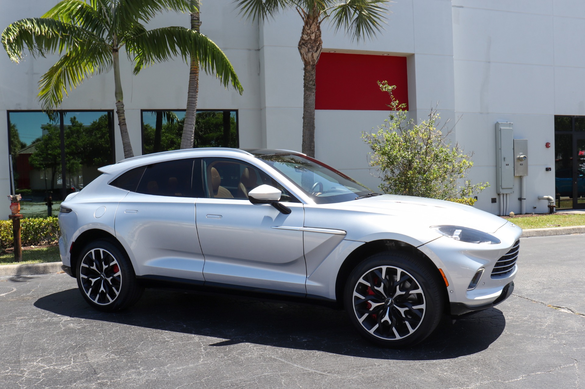 Used-2021-Aston-Martin-DBX