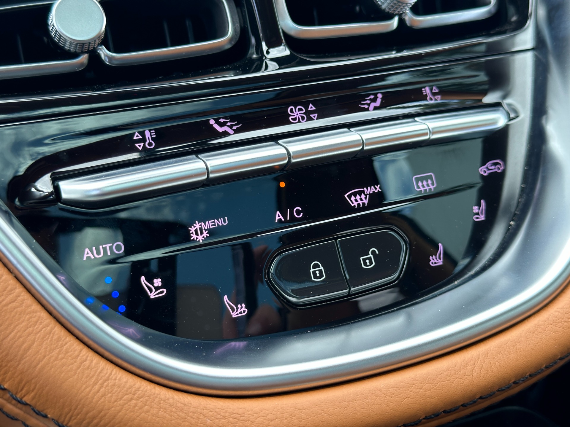 Used-2021-Aston-Martin-DBX